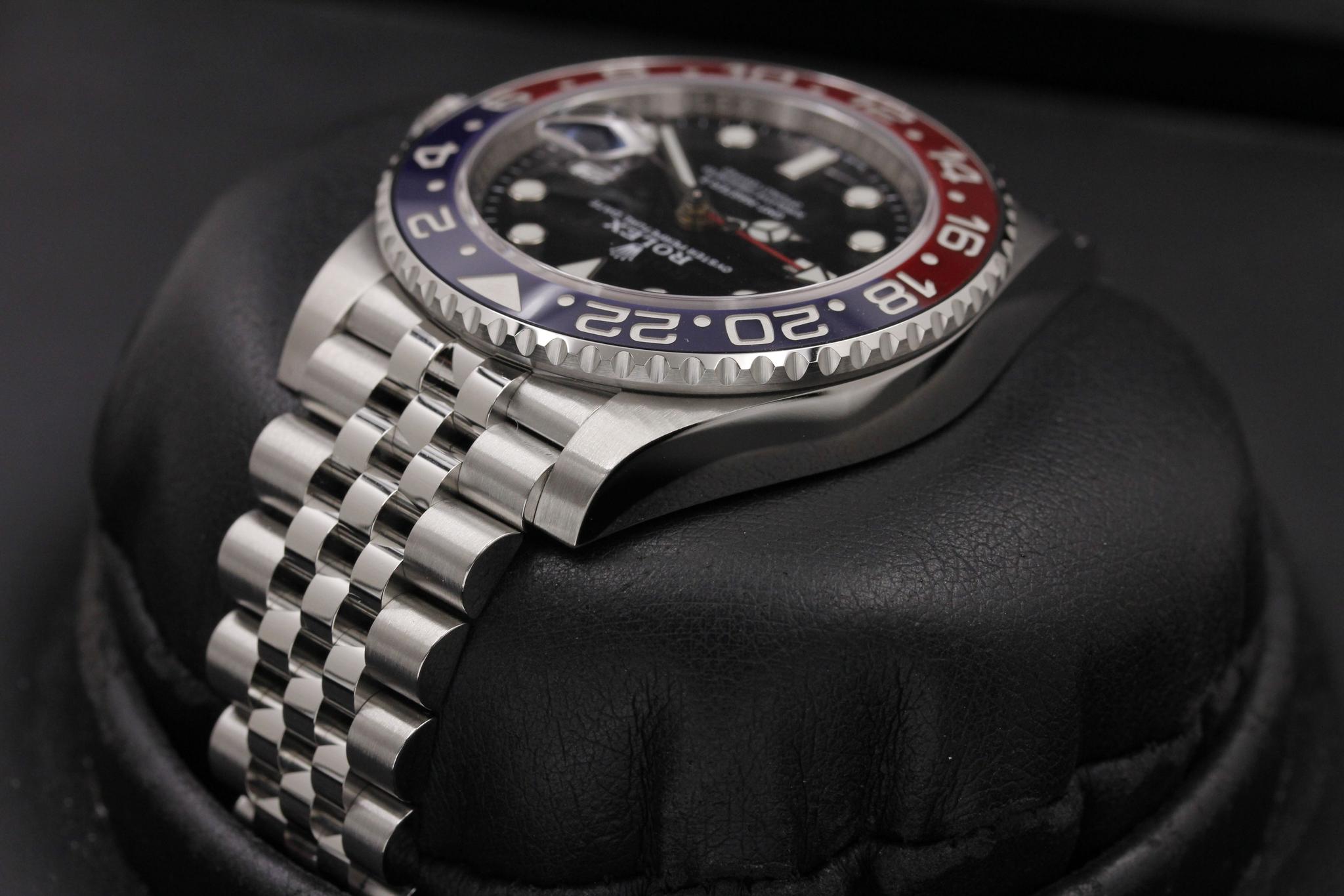 Watch Image 5