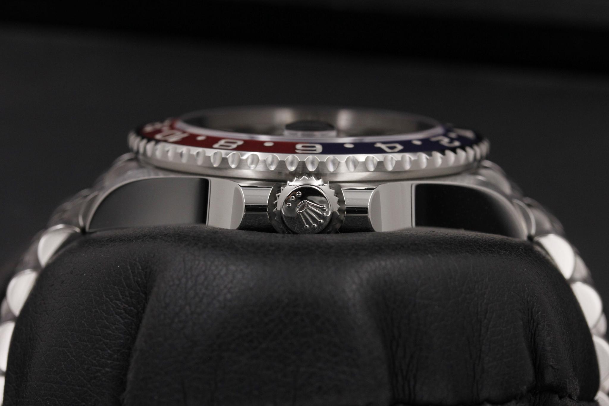 Watch Image 3