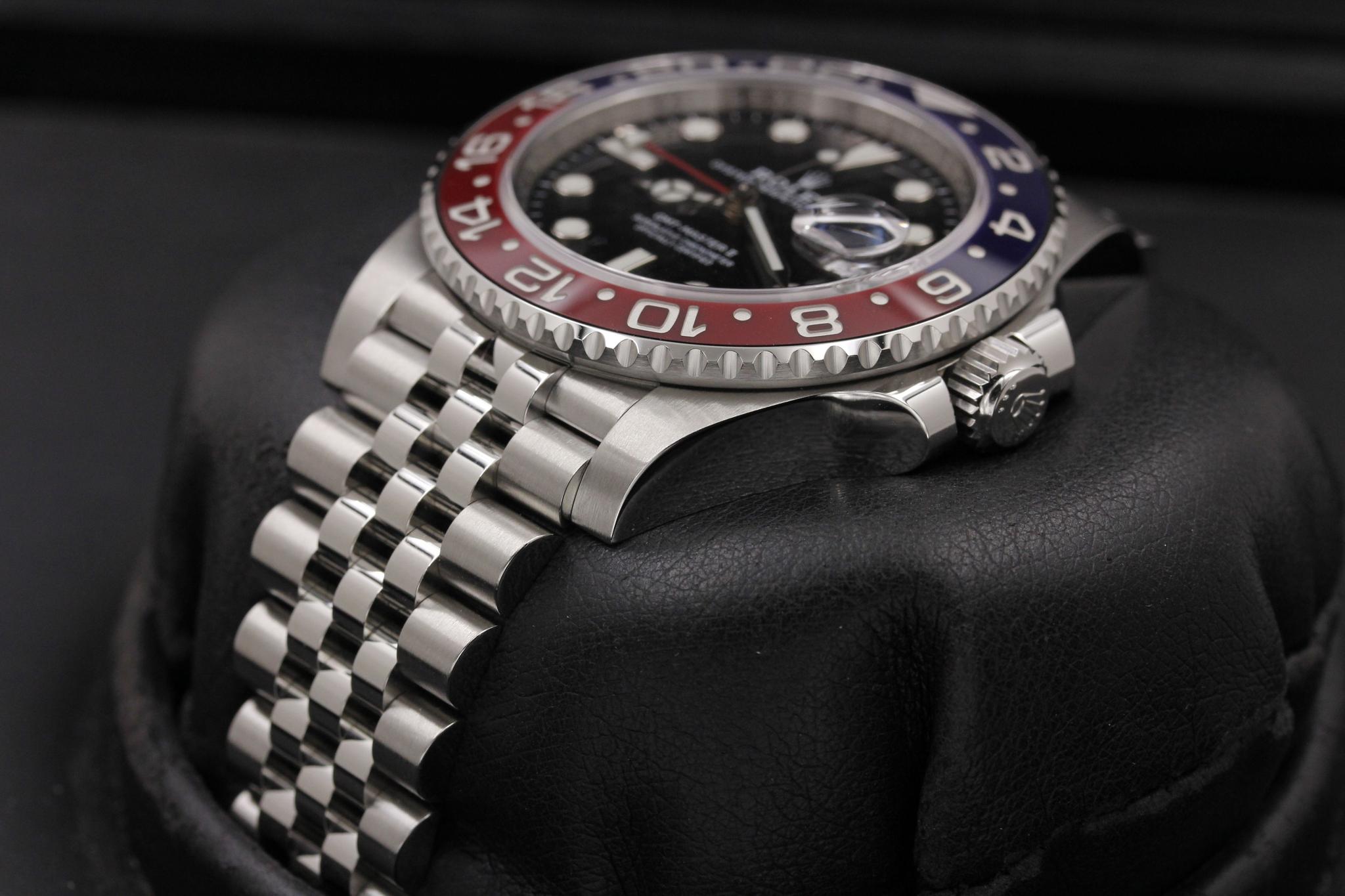 Watch Image 2