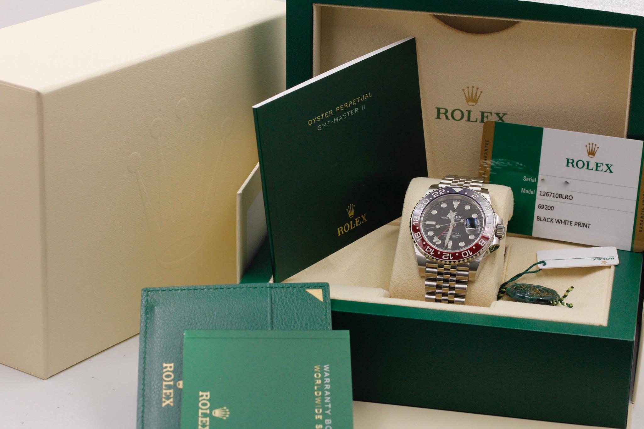 Watch Image 11