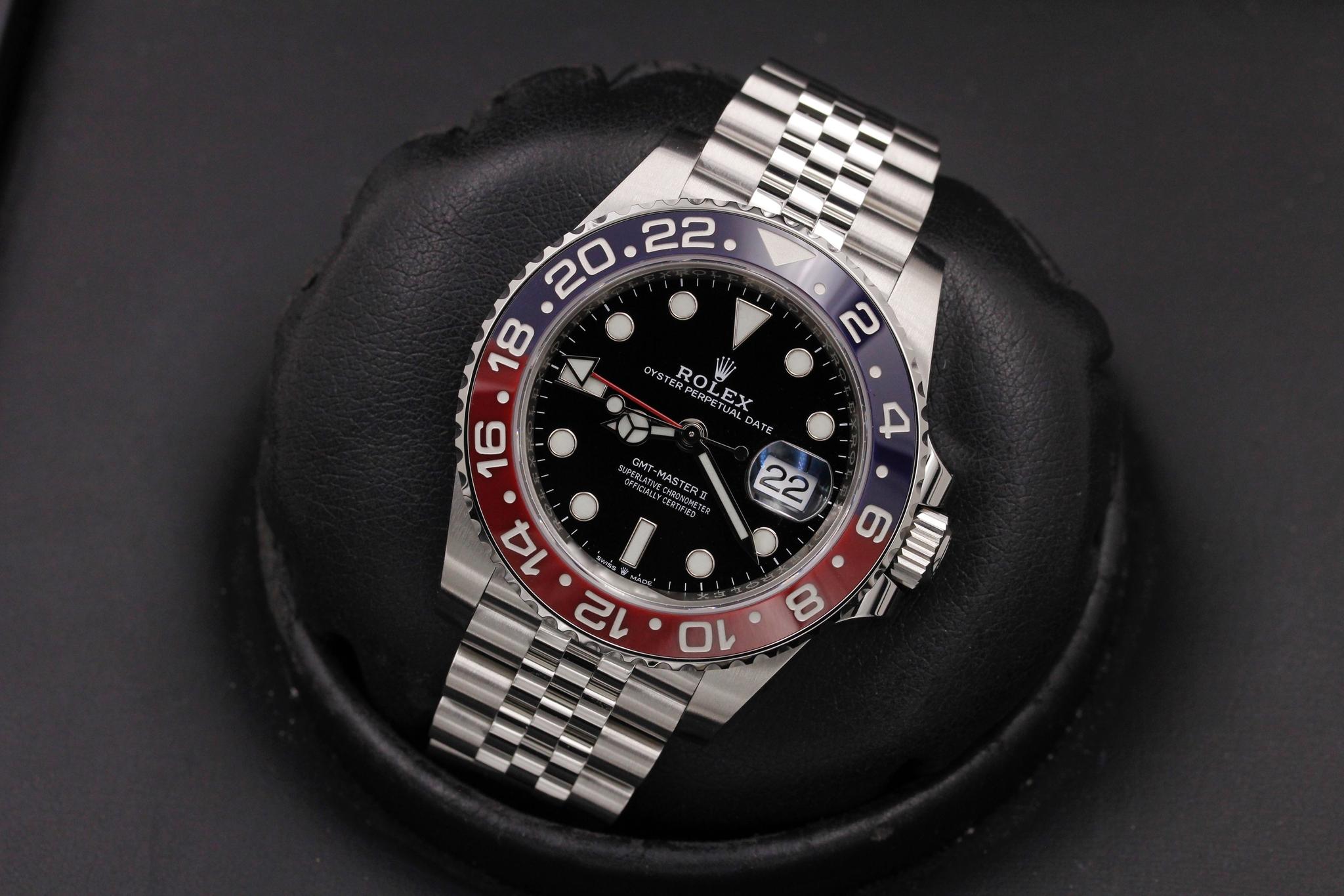 Watch Image 9