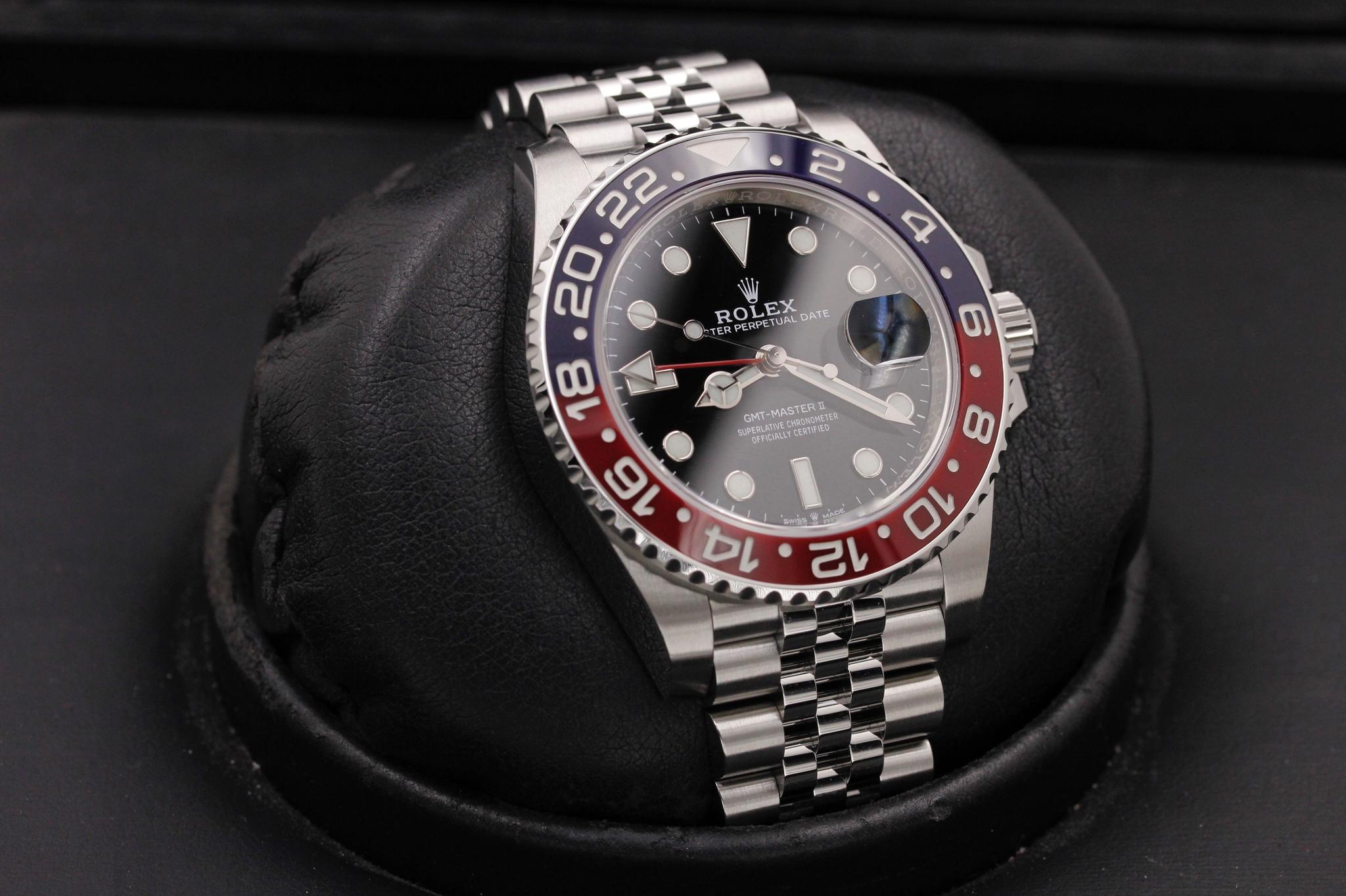 Watch Image 10