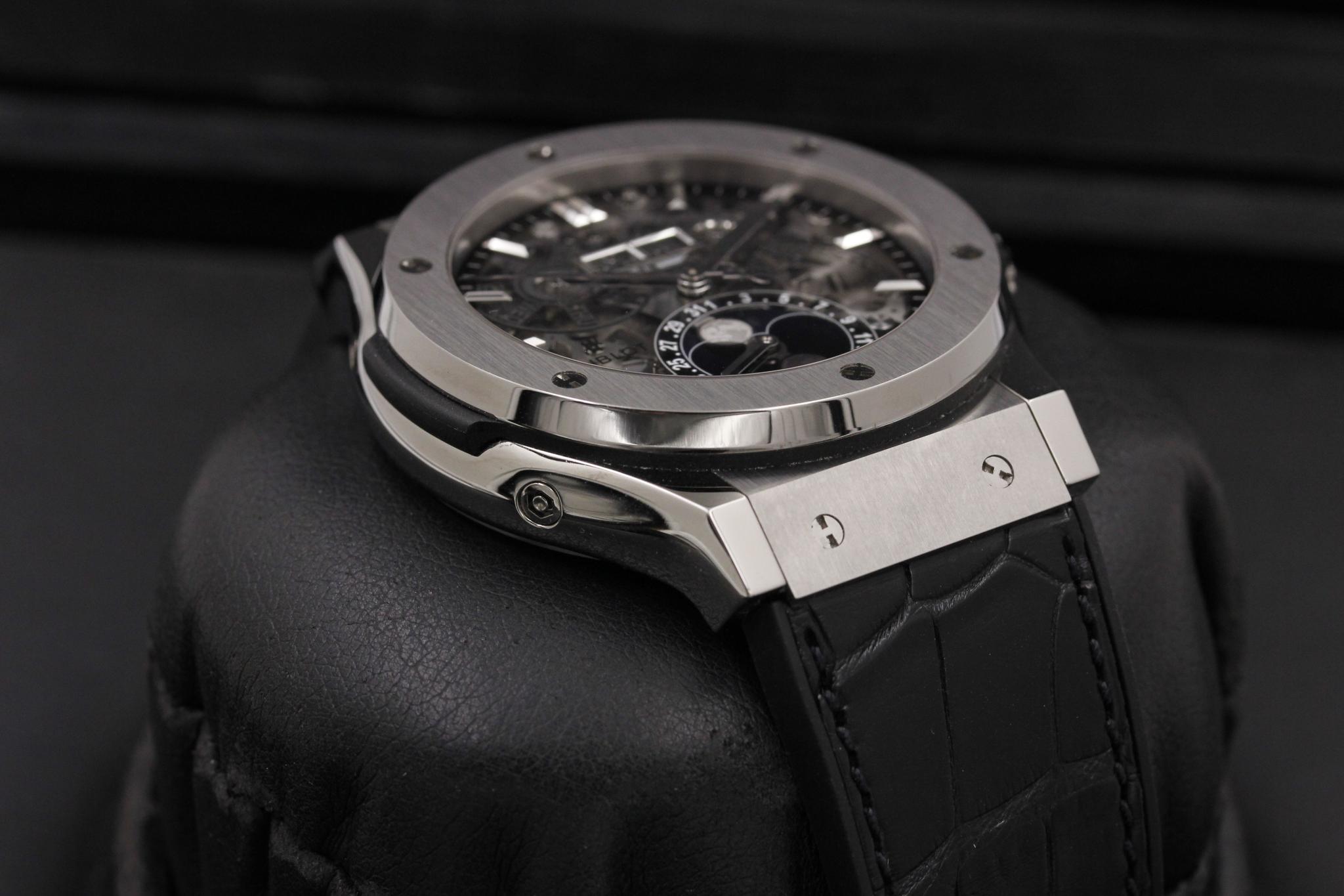 Watch Image 6