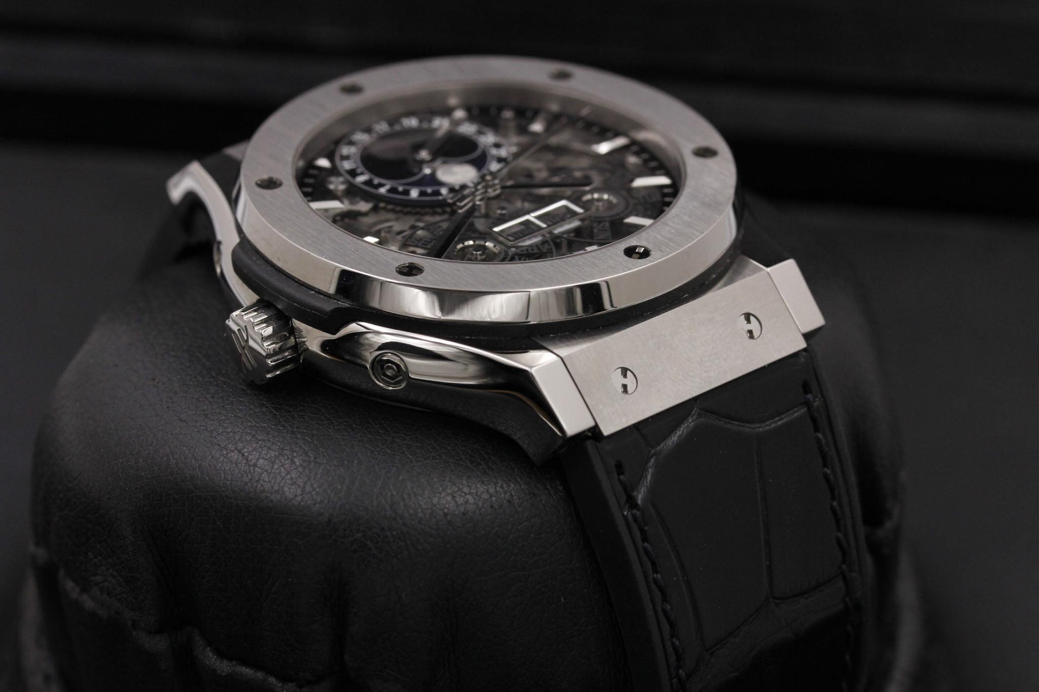 Watch Image 4