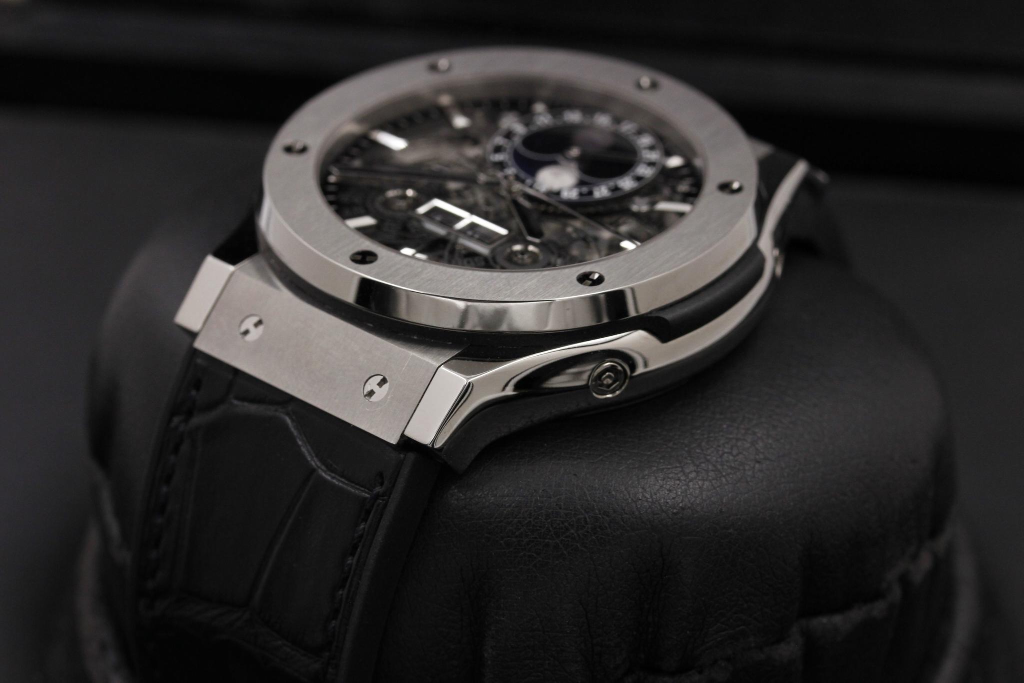 Watch Image 5