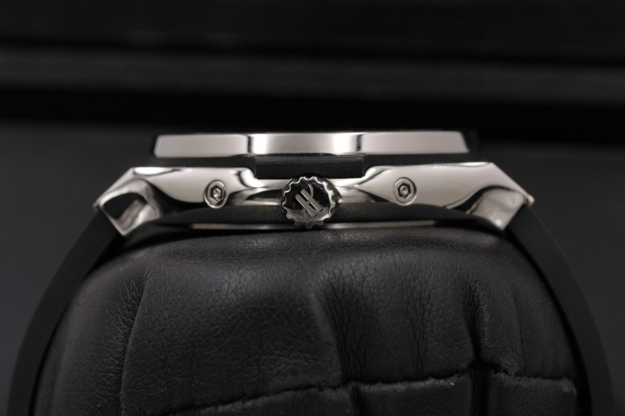 Watch Image 3