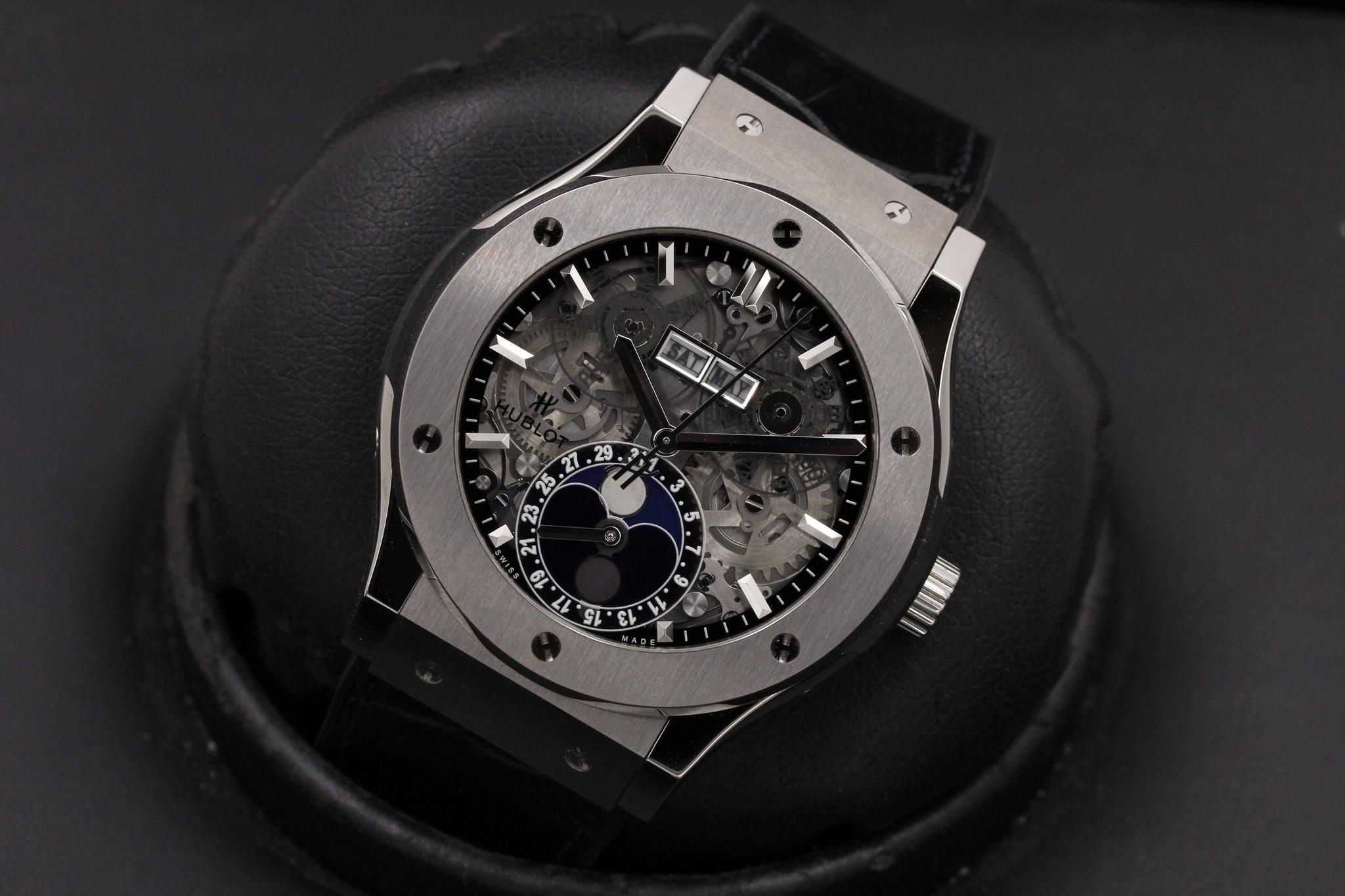 Watch Image 9