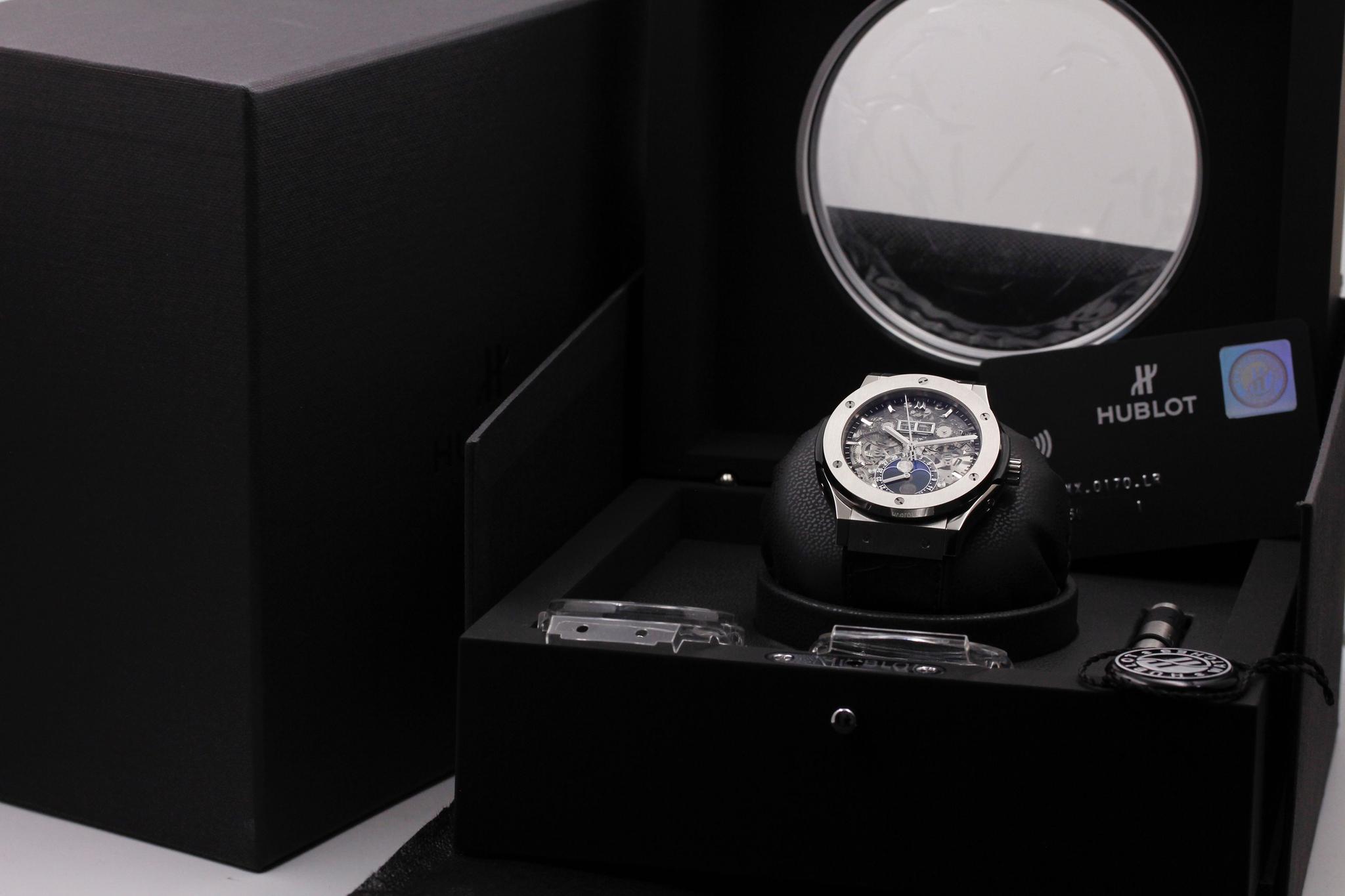 Watch Image 11