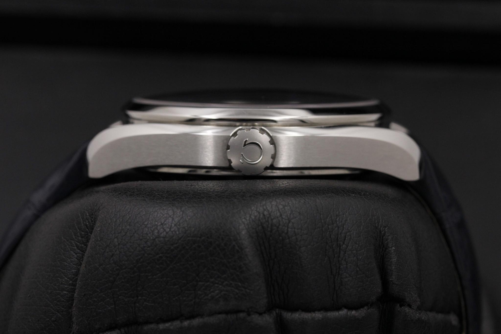 Watch Image 3