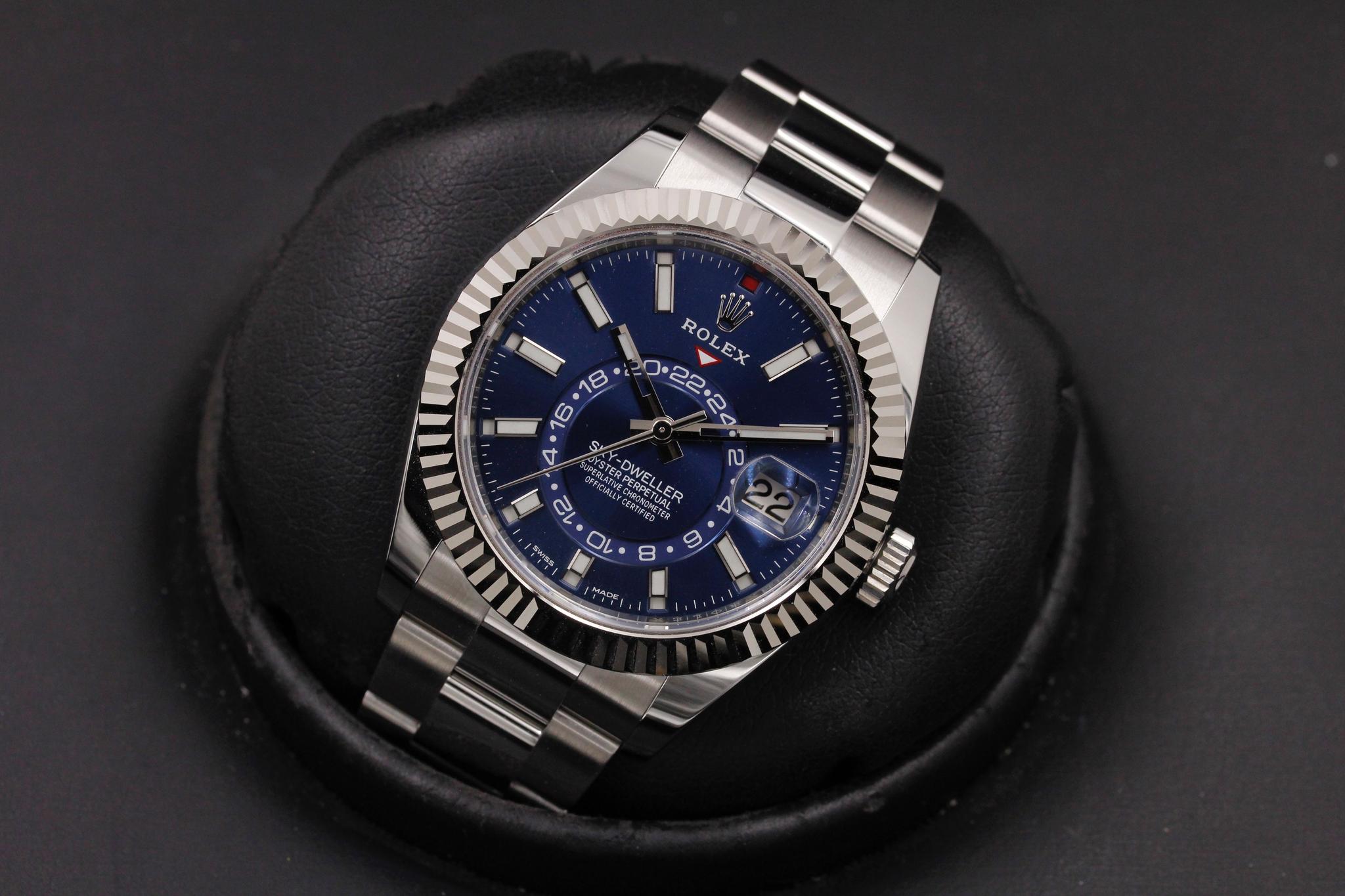 Watch Image 9