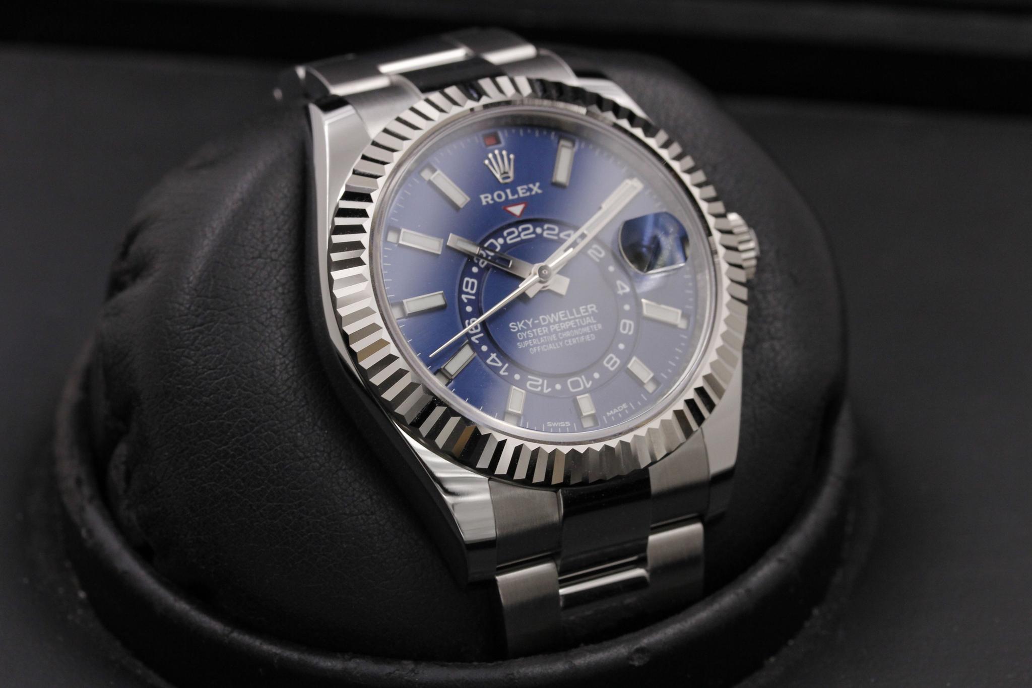 Watch Image 10