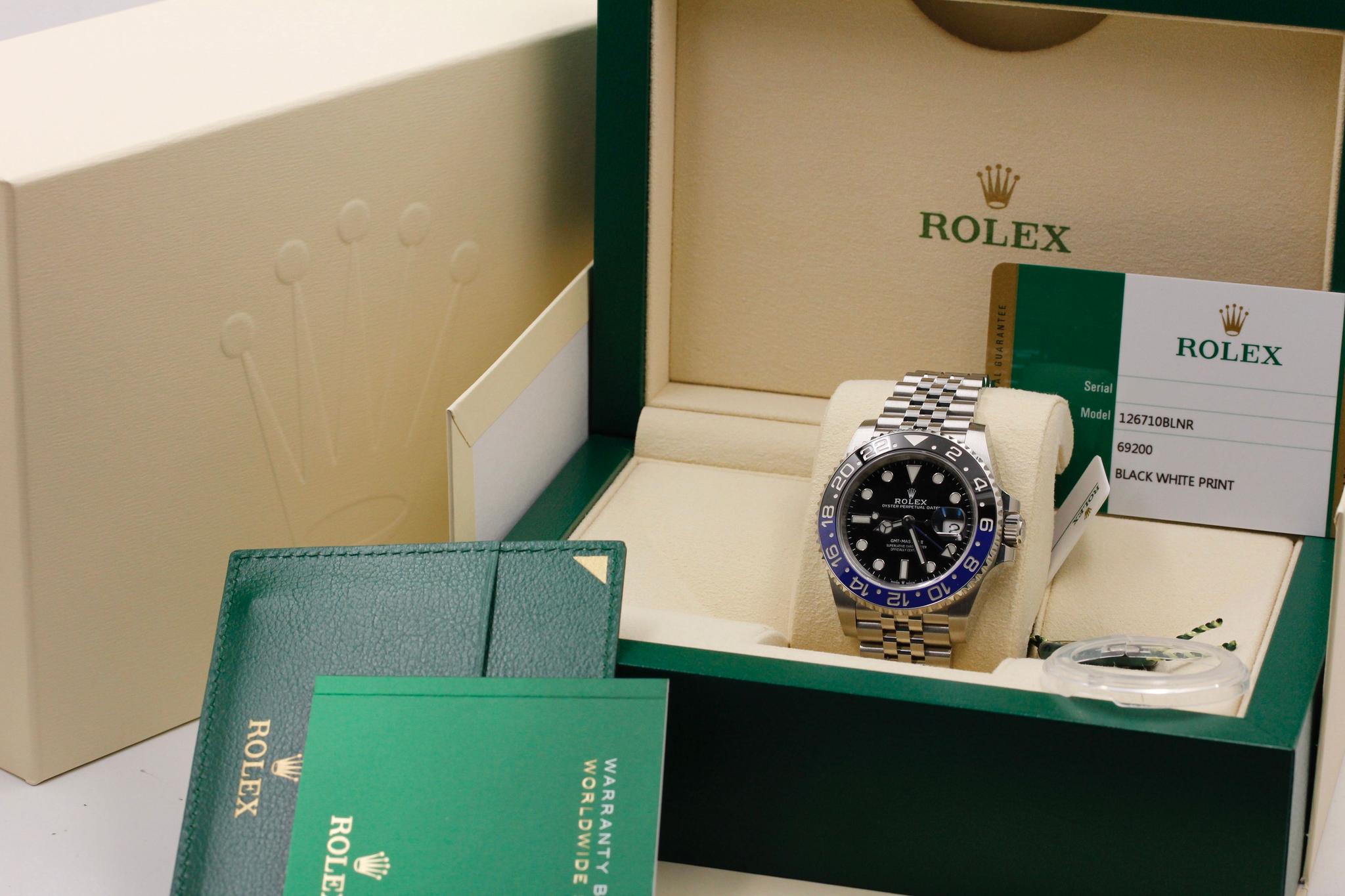 Watch Image 11