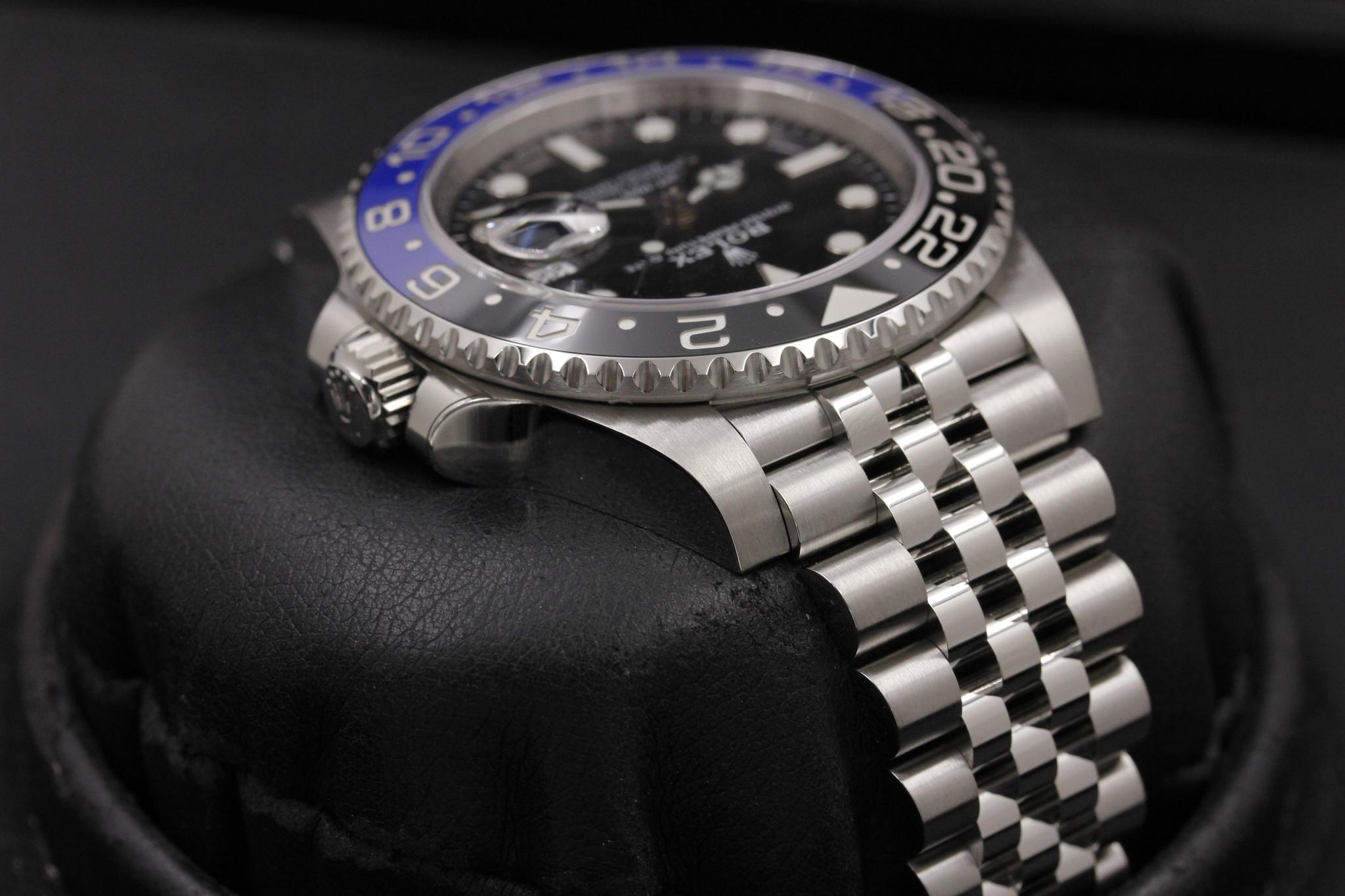 Watch Image 4