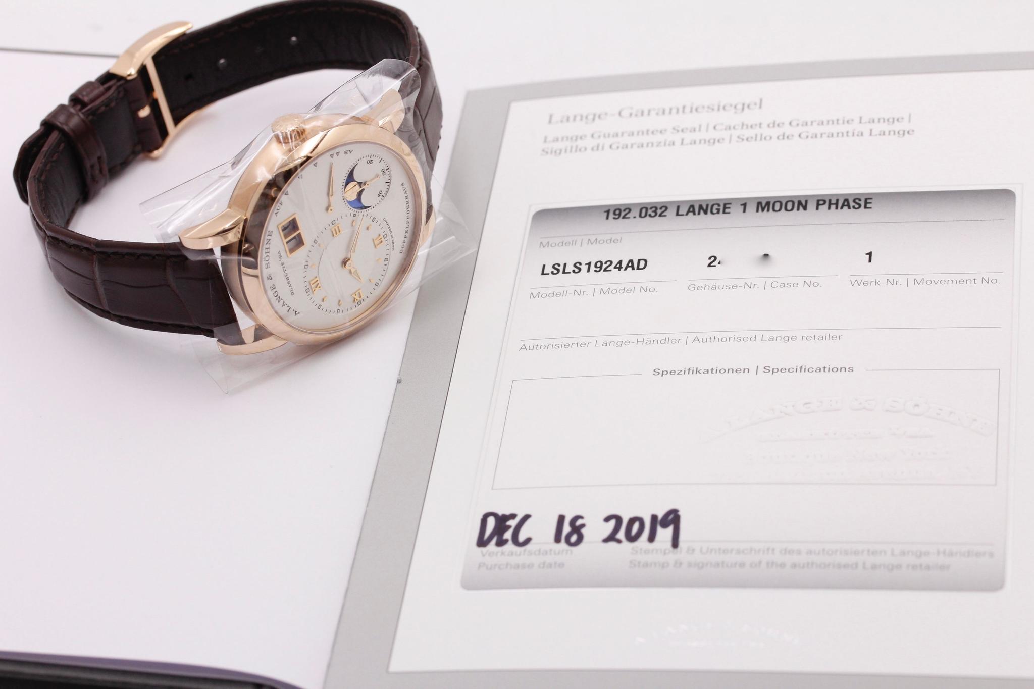 Watch Image 11