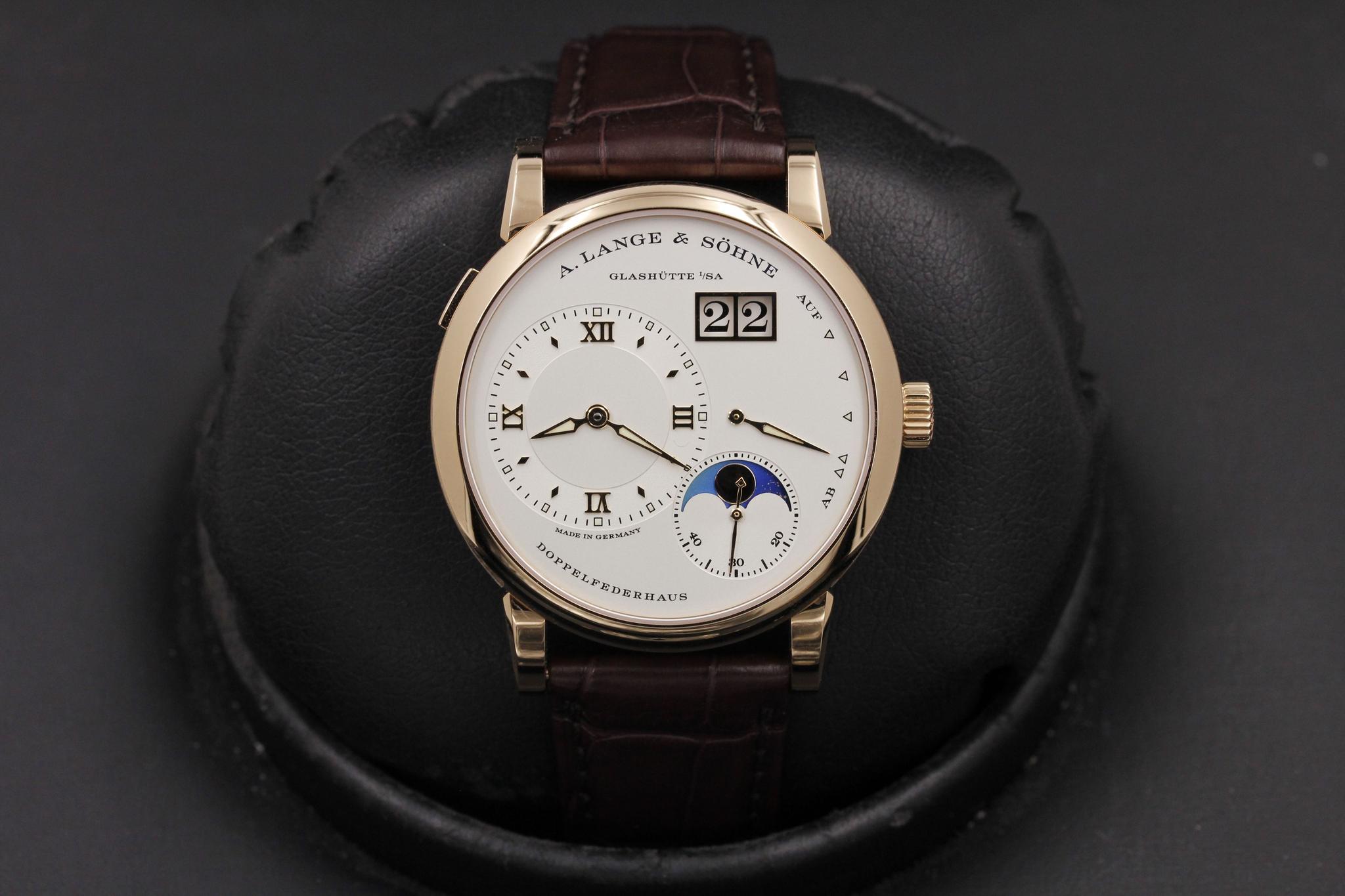 Watch Image 1