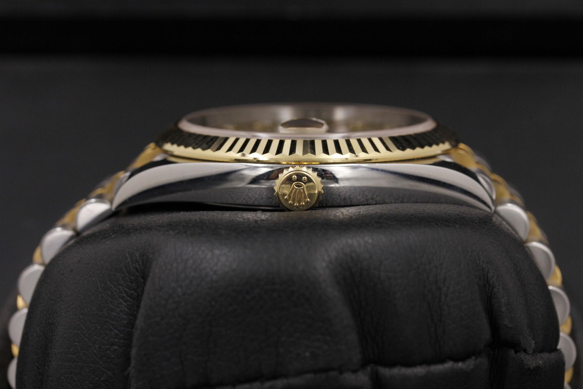 Watch Image 3