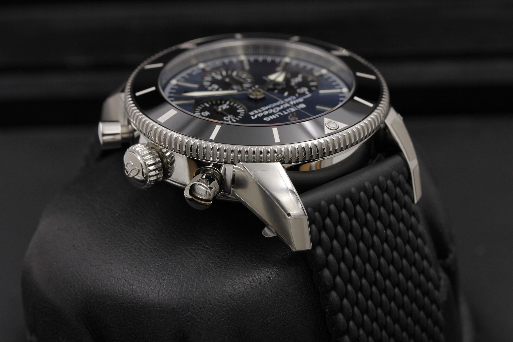 Watch Image 4