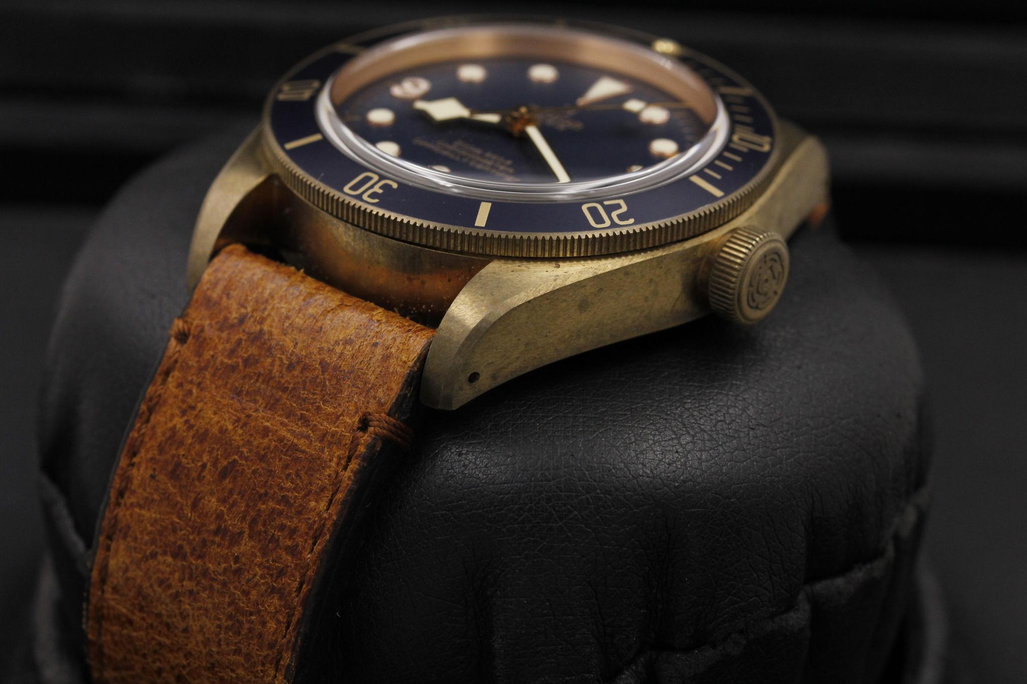 Watch Image 2