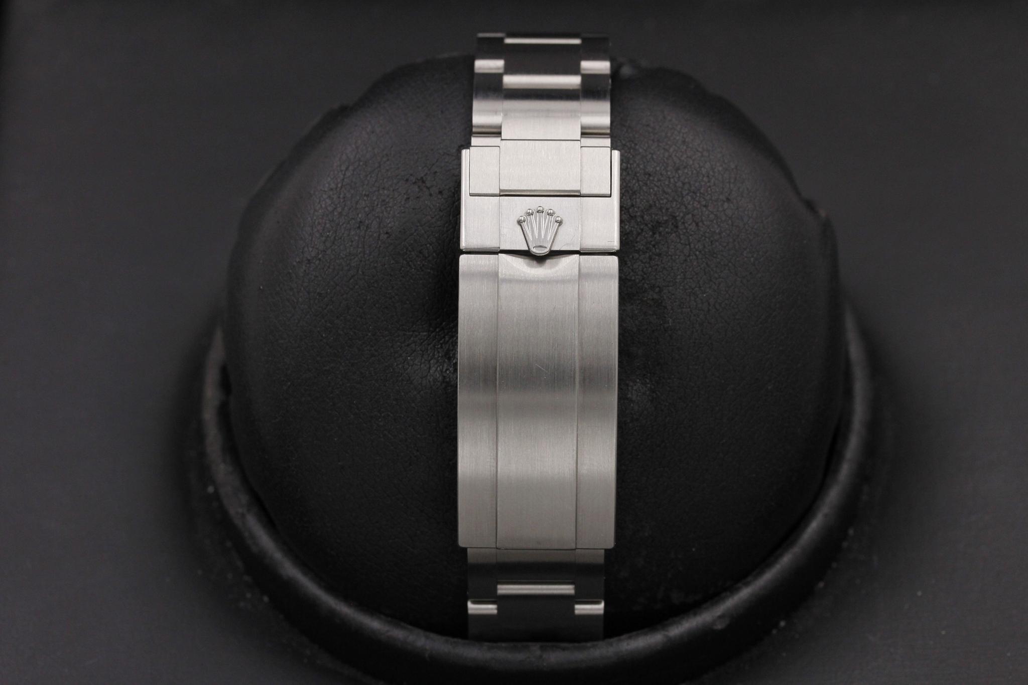 Watch Image 8