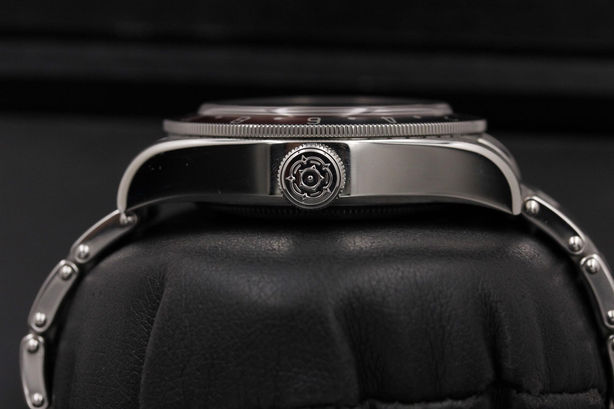 Watch Image 3