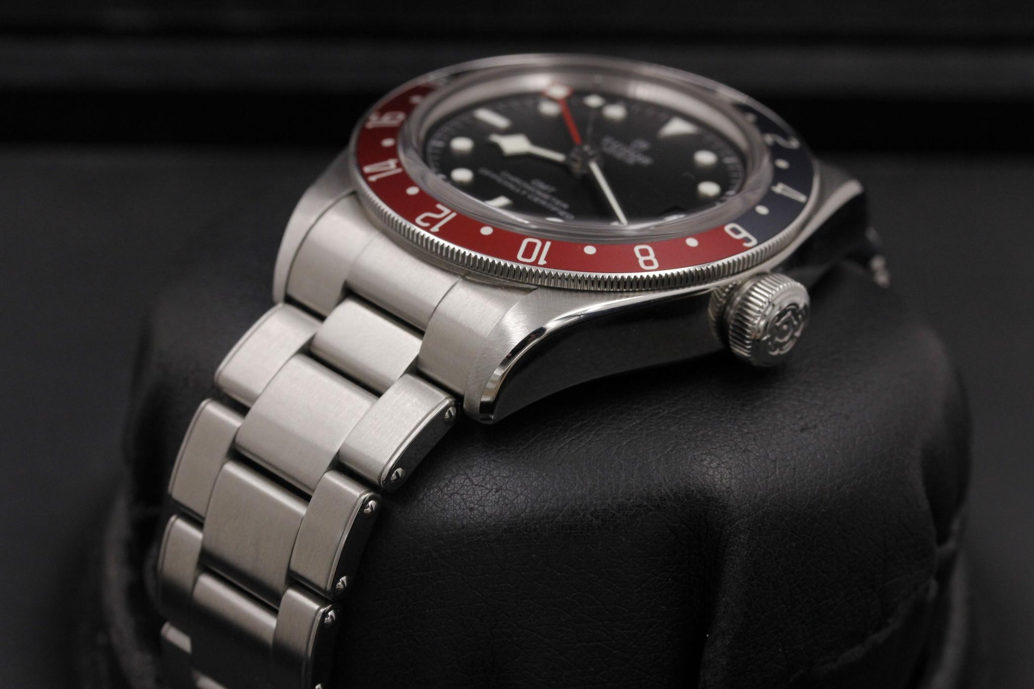 Watch Image 2