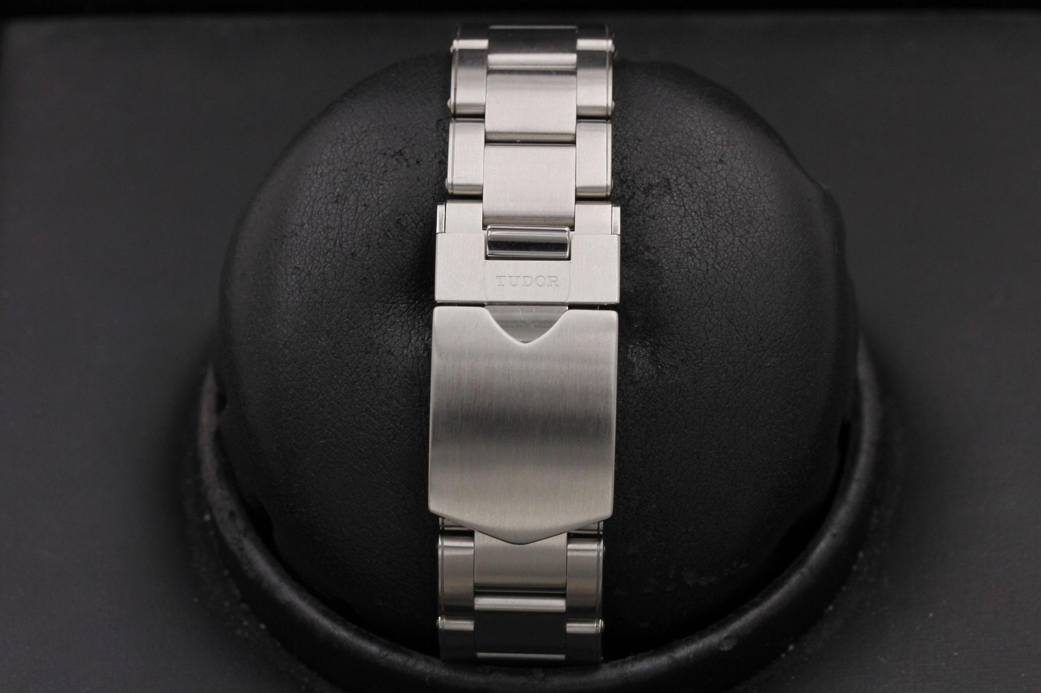 Watch Image 8