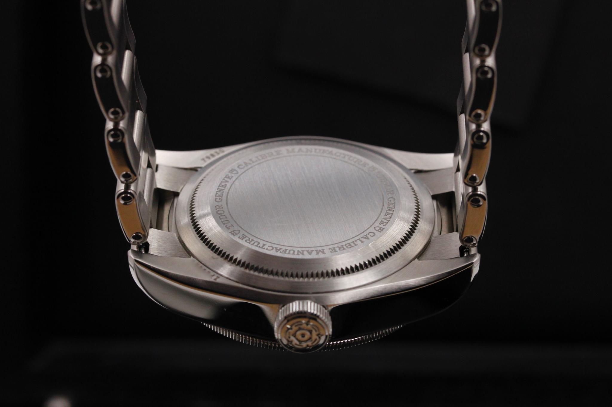 Watch Image 7