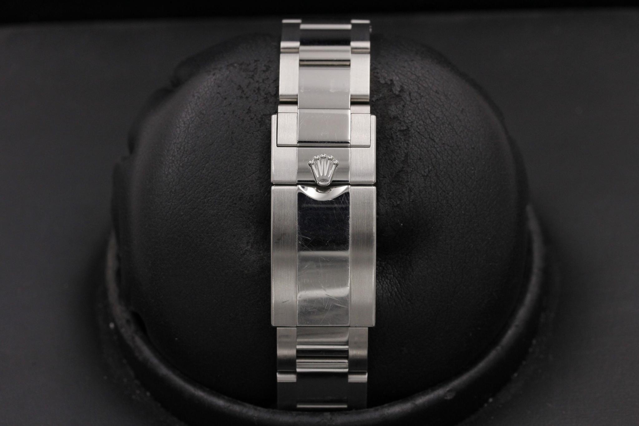 Watch Image 8