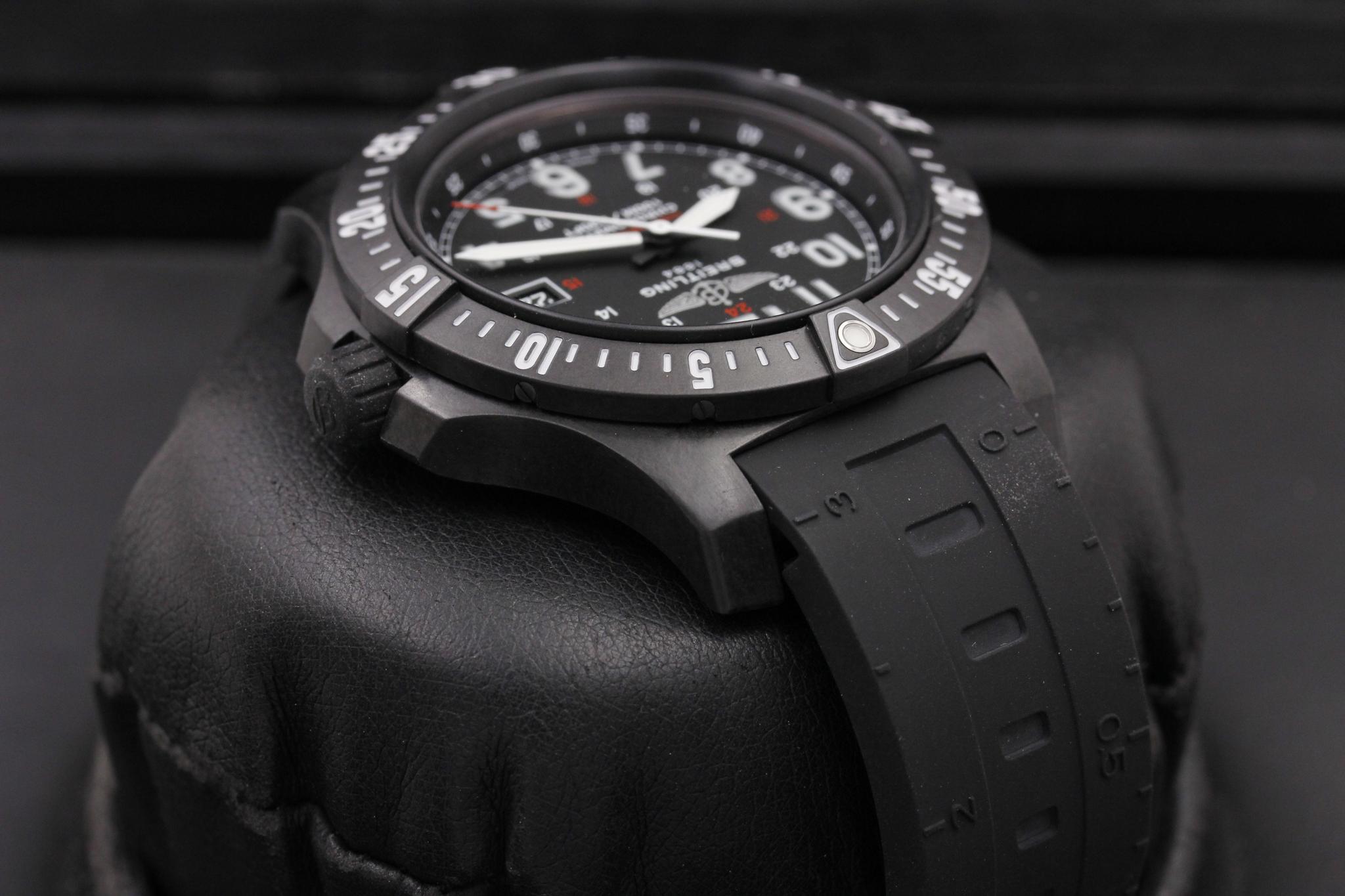 Watch Image 4