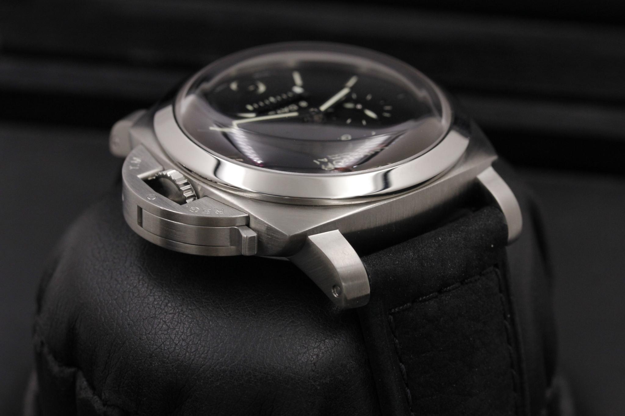 Watch Image 4