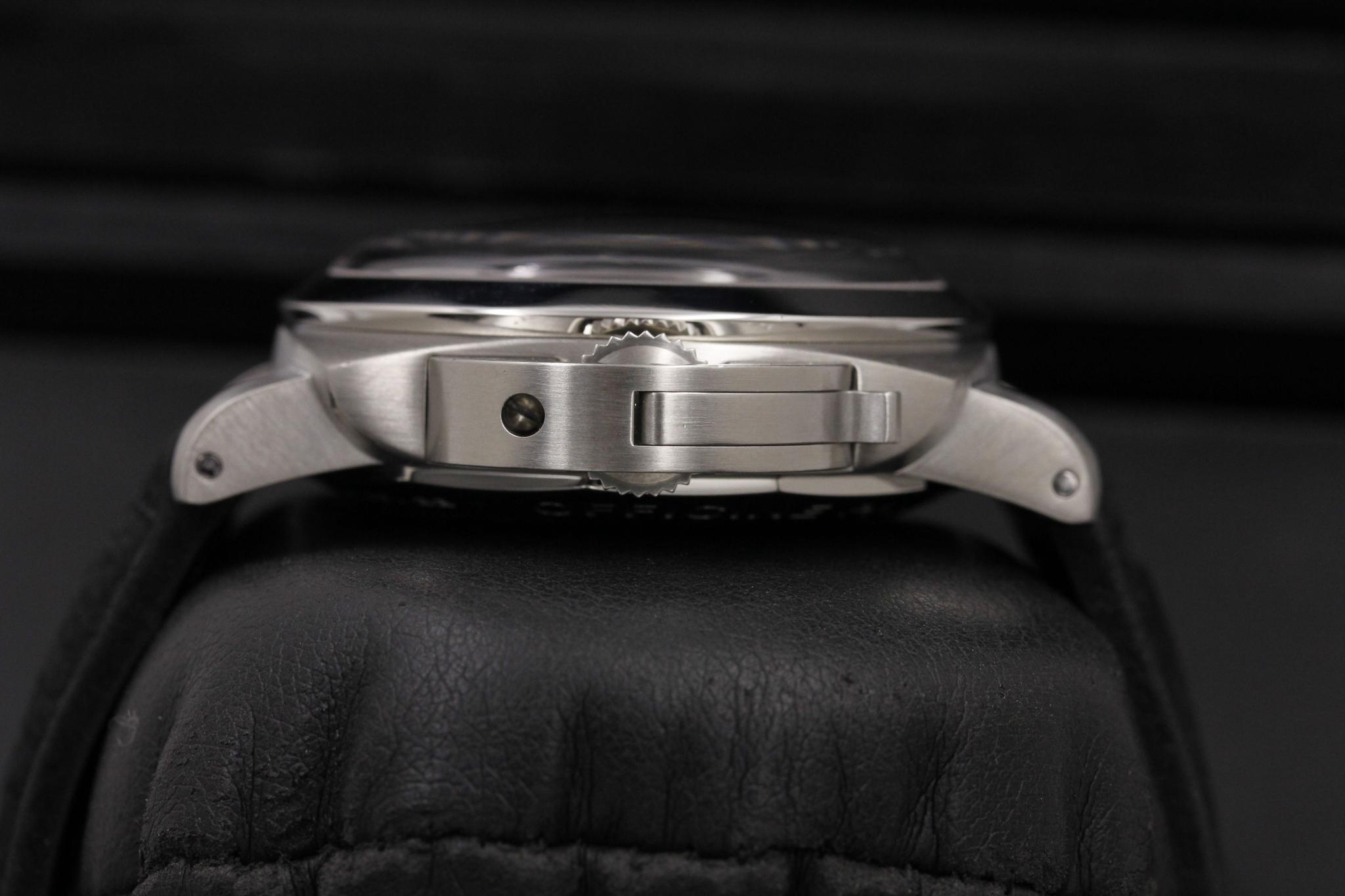 Watch Image 3