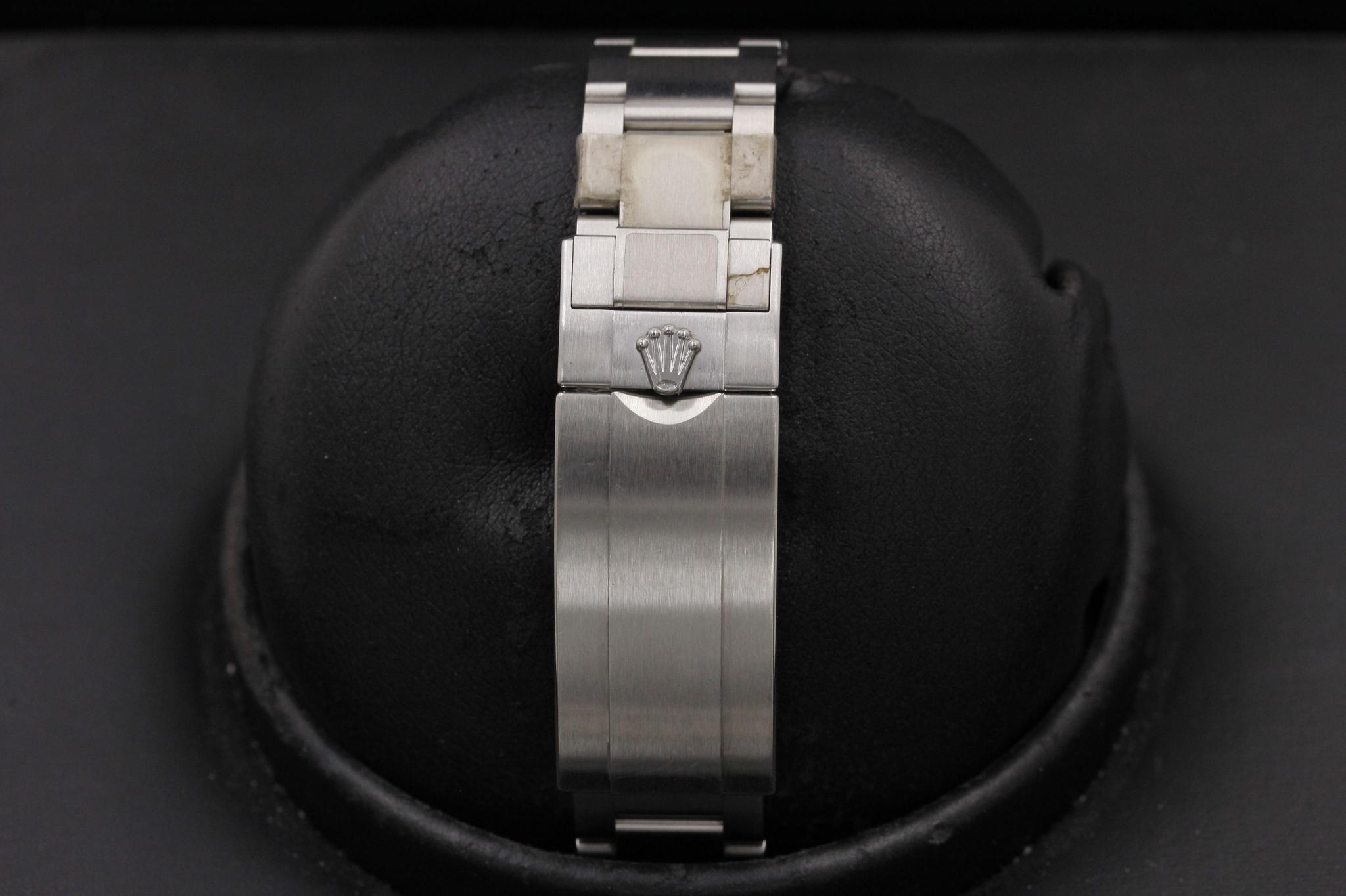 Watch Image 8