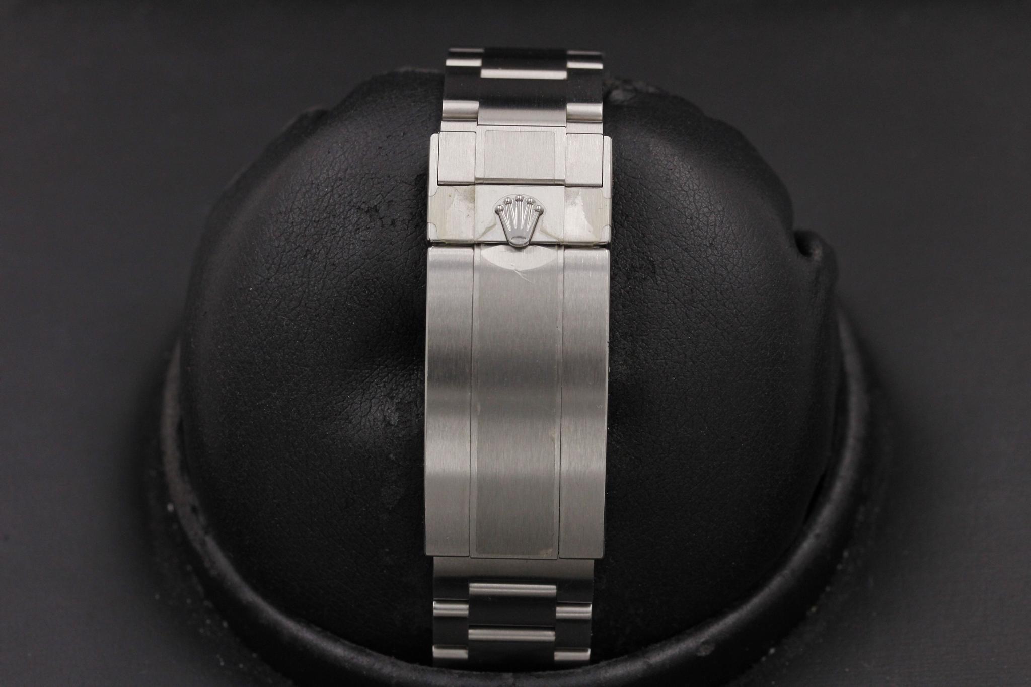 Watch Image 8