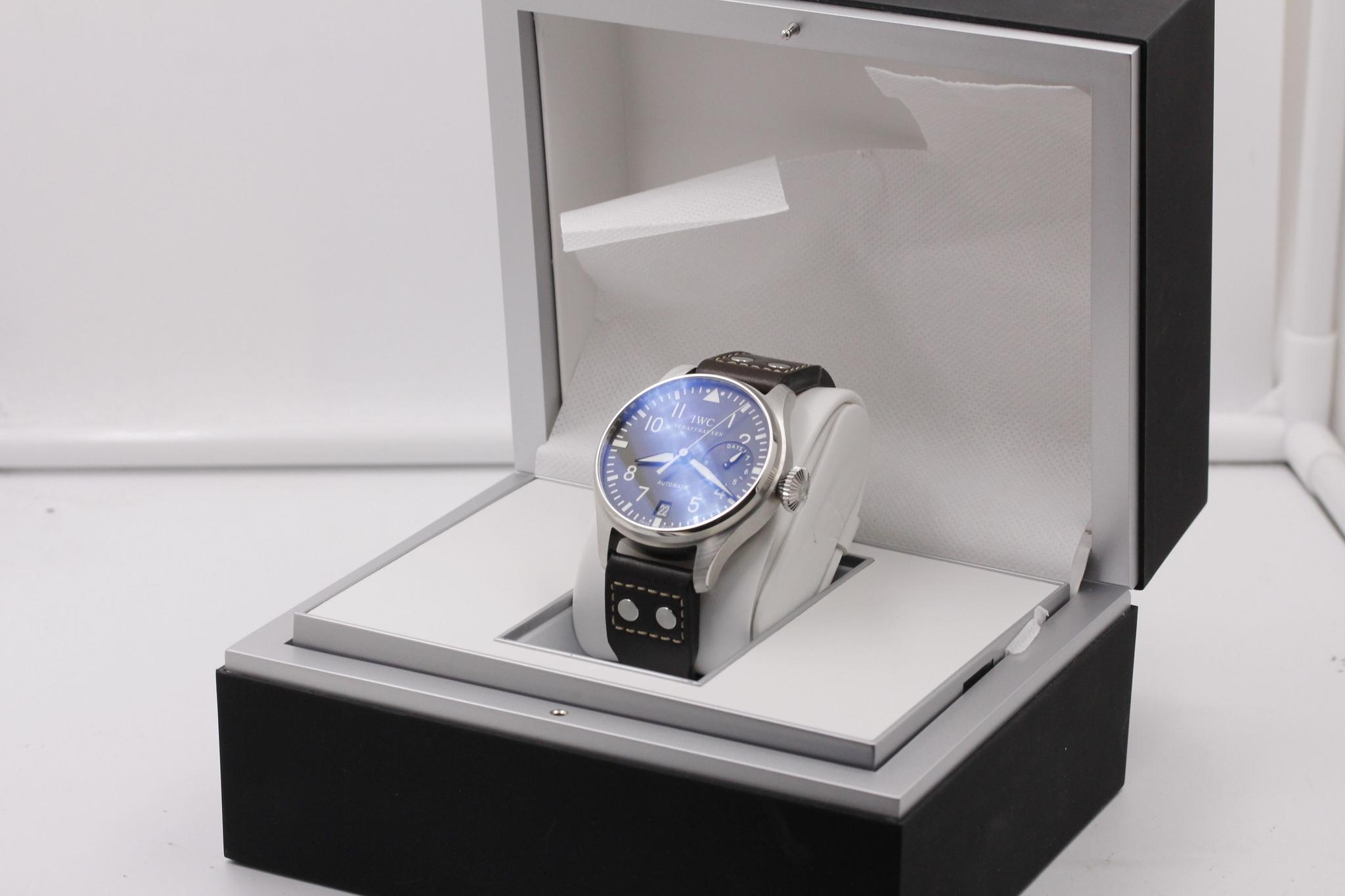 Watch Image 11