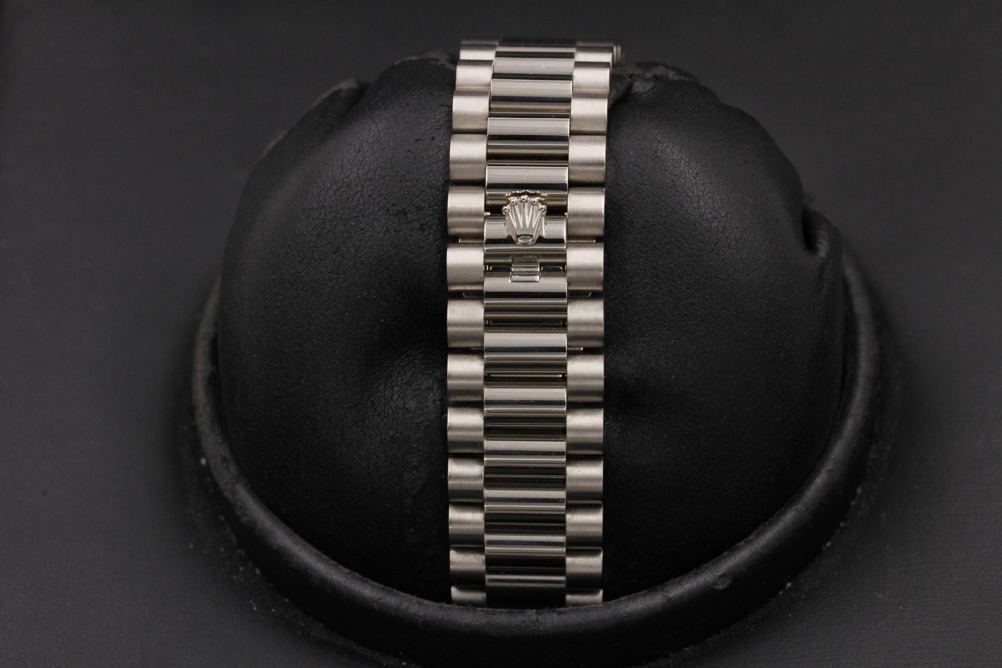 Watch Image 8