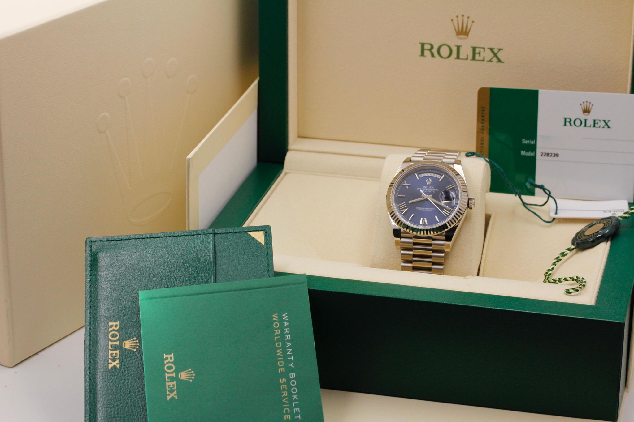 Watch Image 11