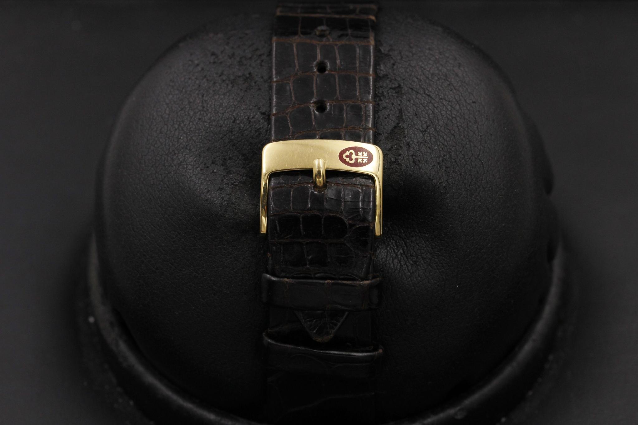 Watch Image 8