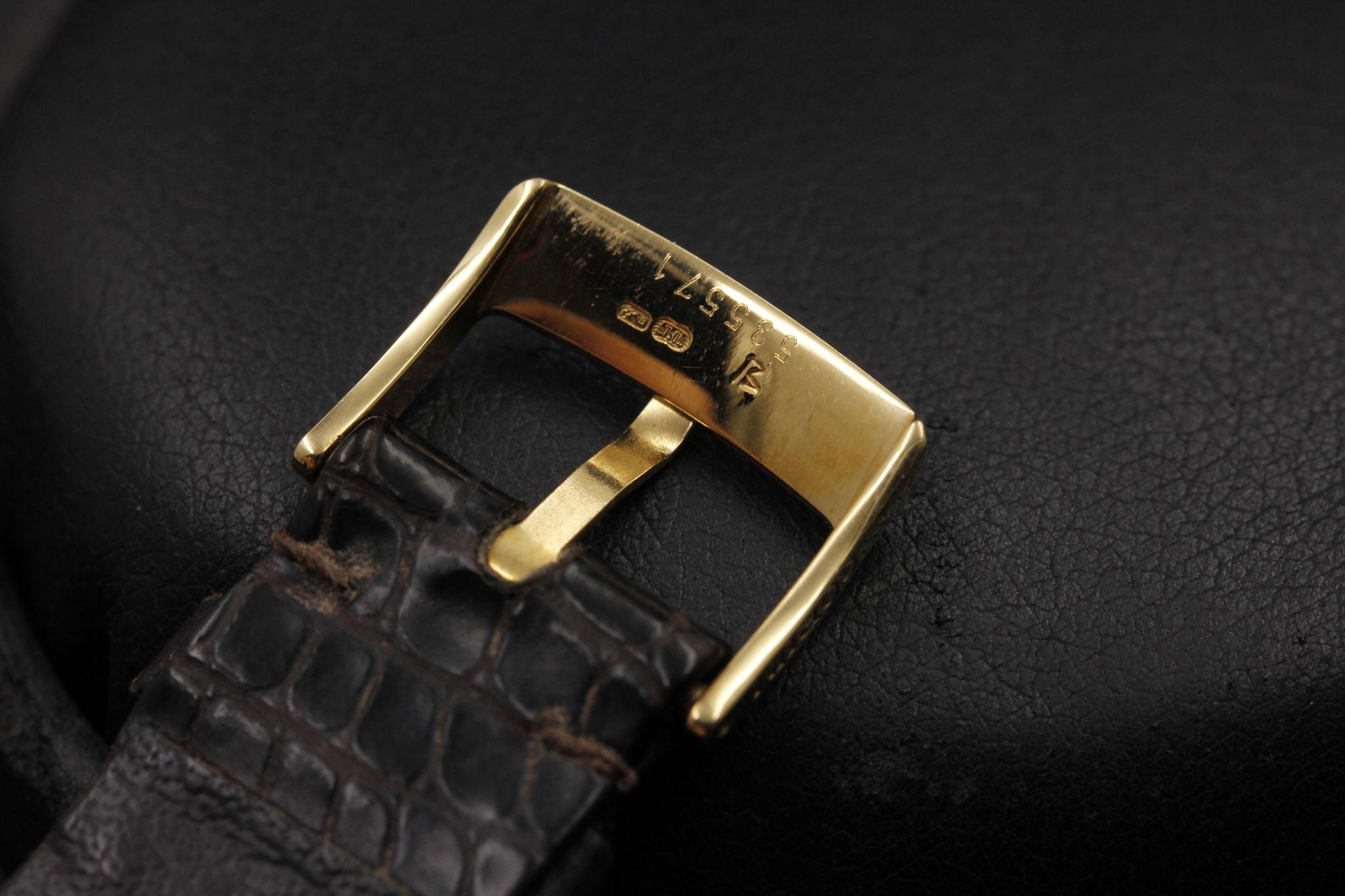 Watch Image 9