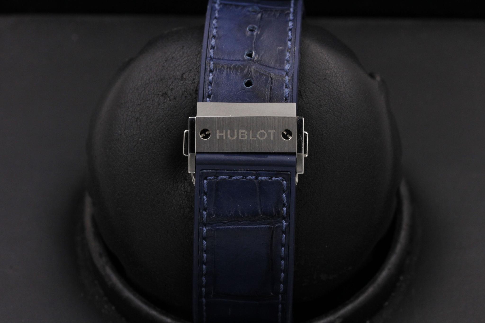 Watch Image 8