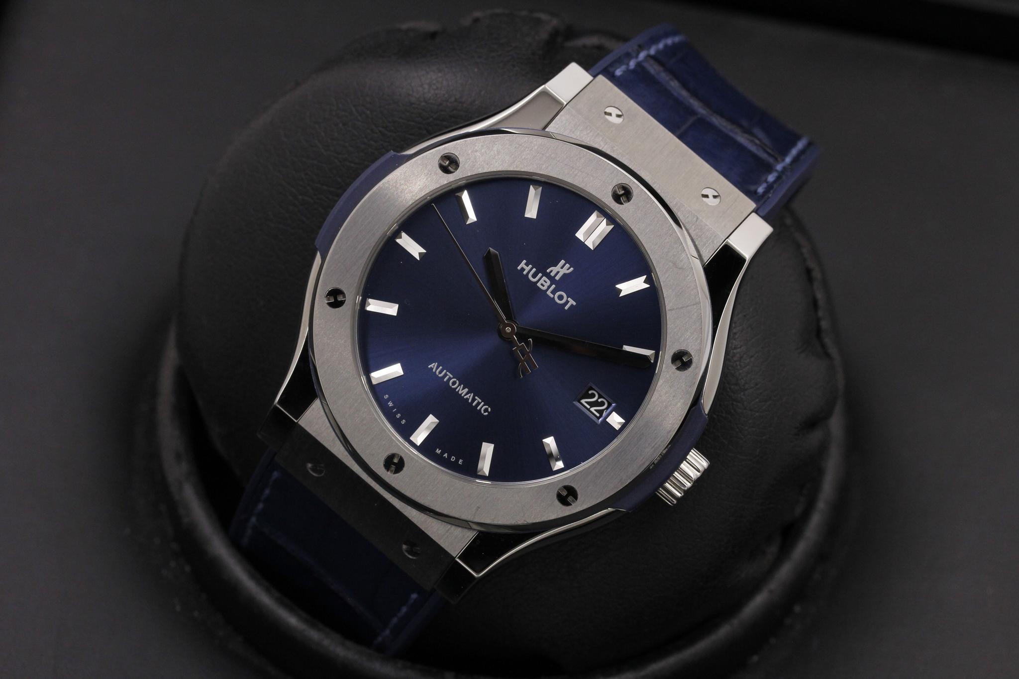 Watch Image 9