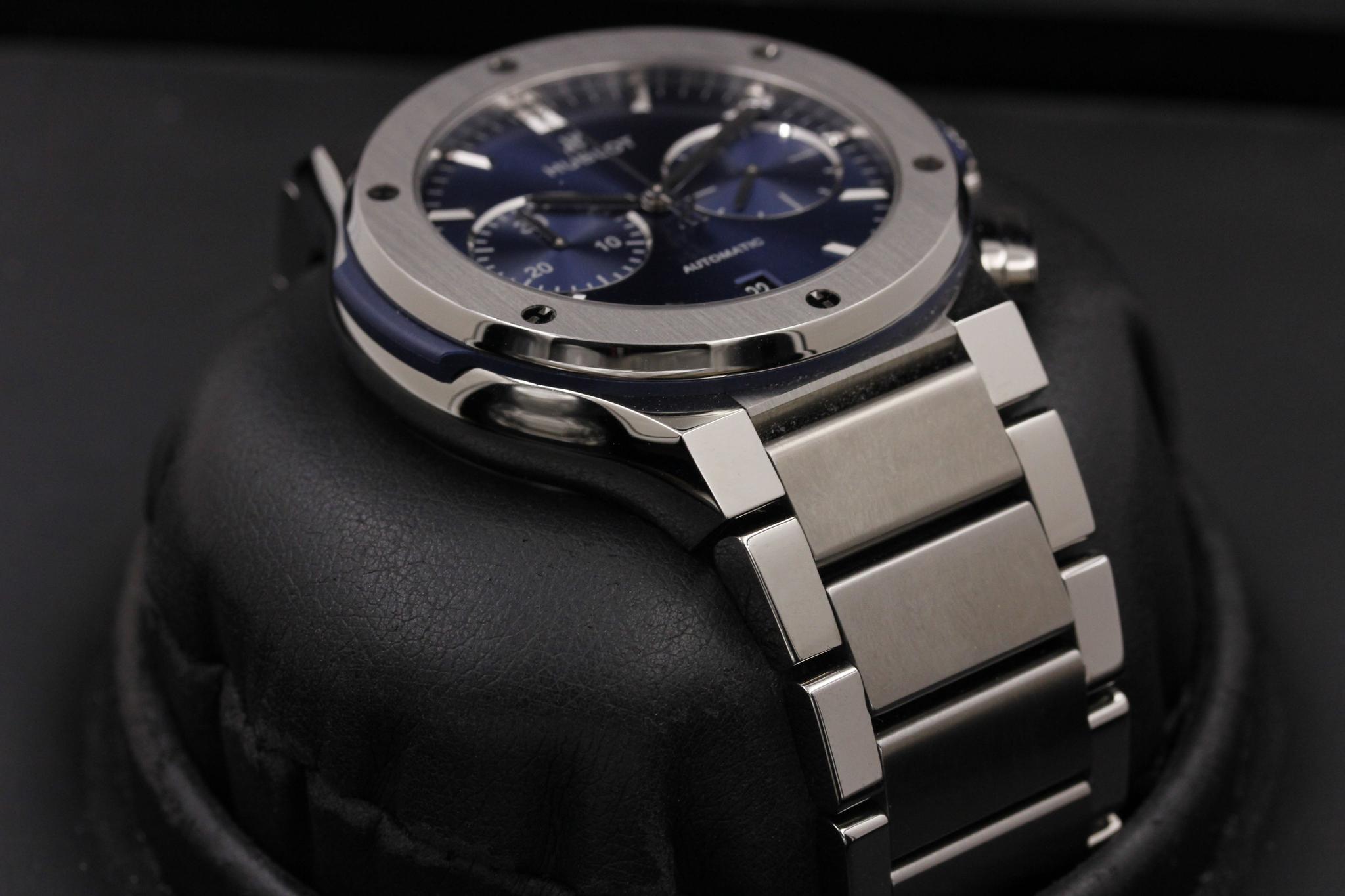 Watch Image 6