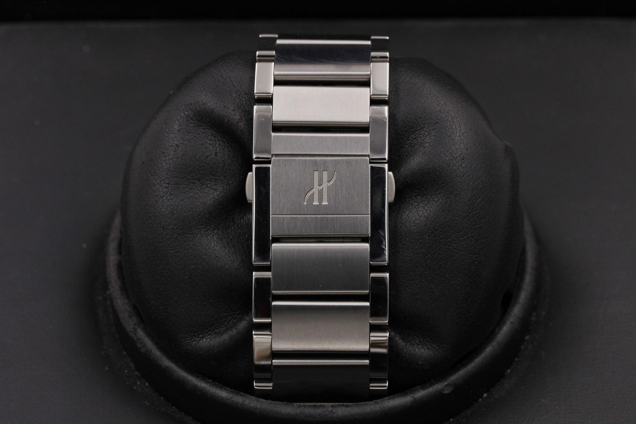 Watch Image 8
