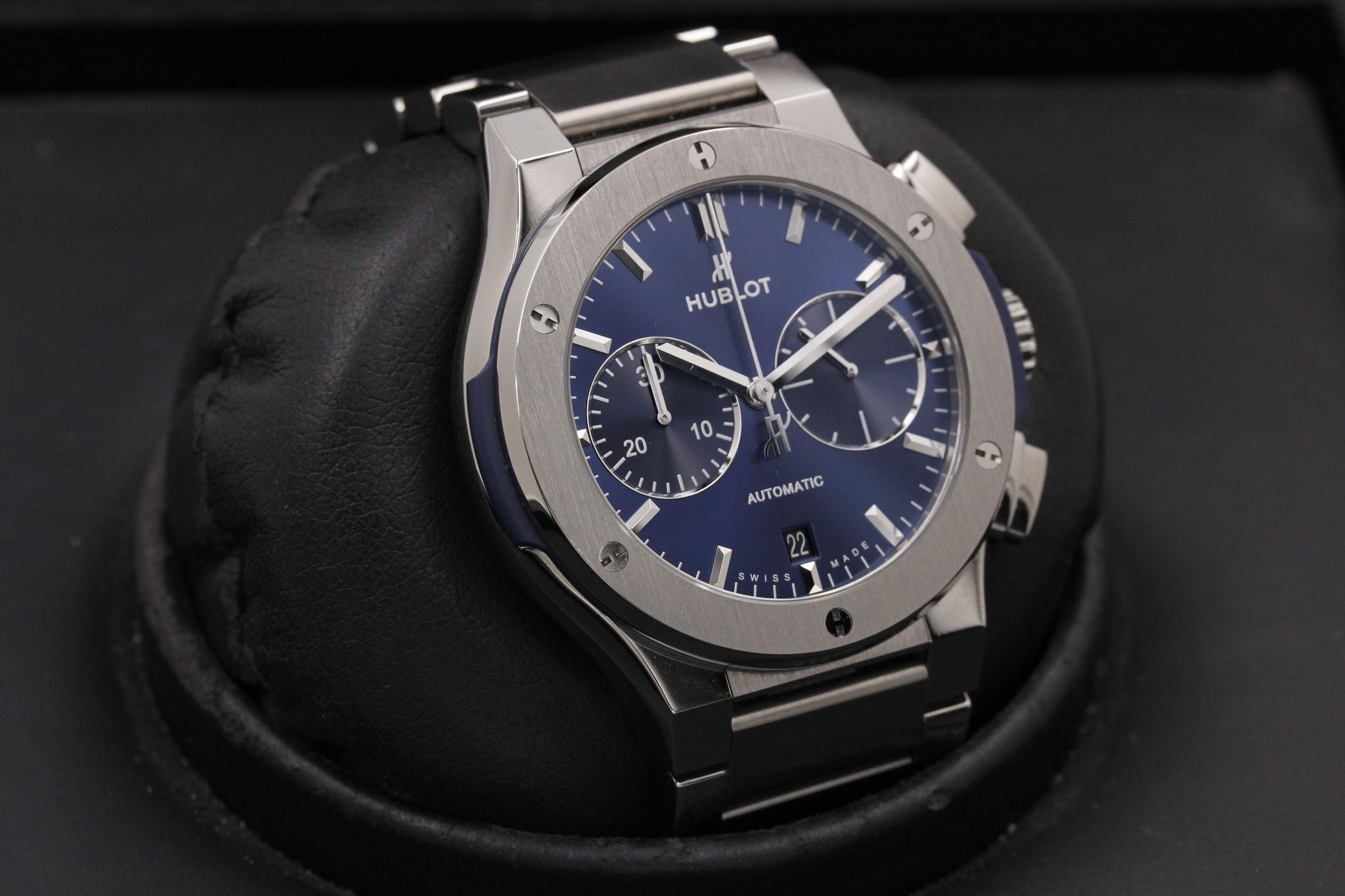 Watch Image 10