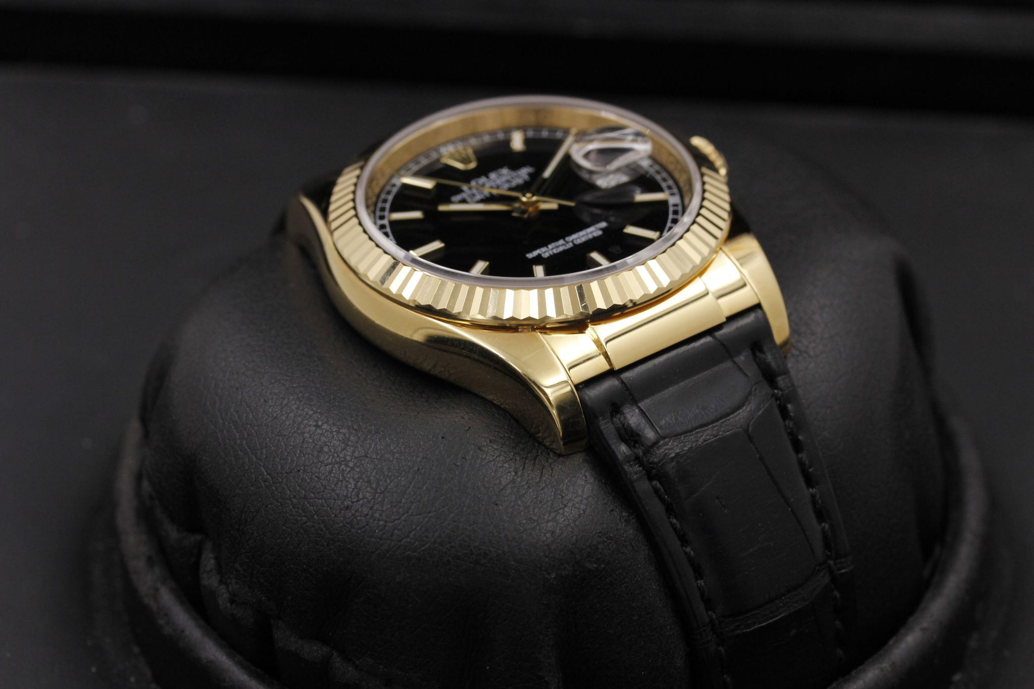Watch Image 6