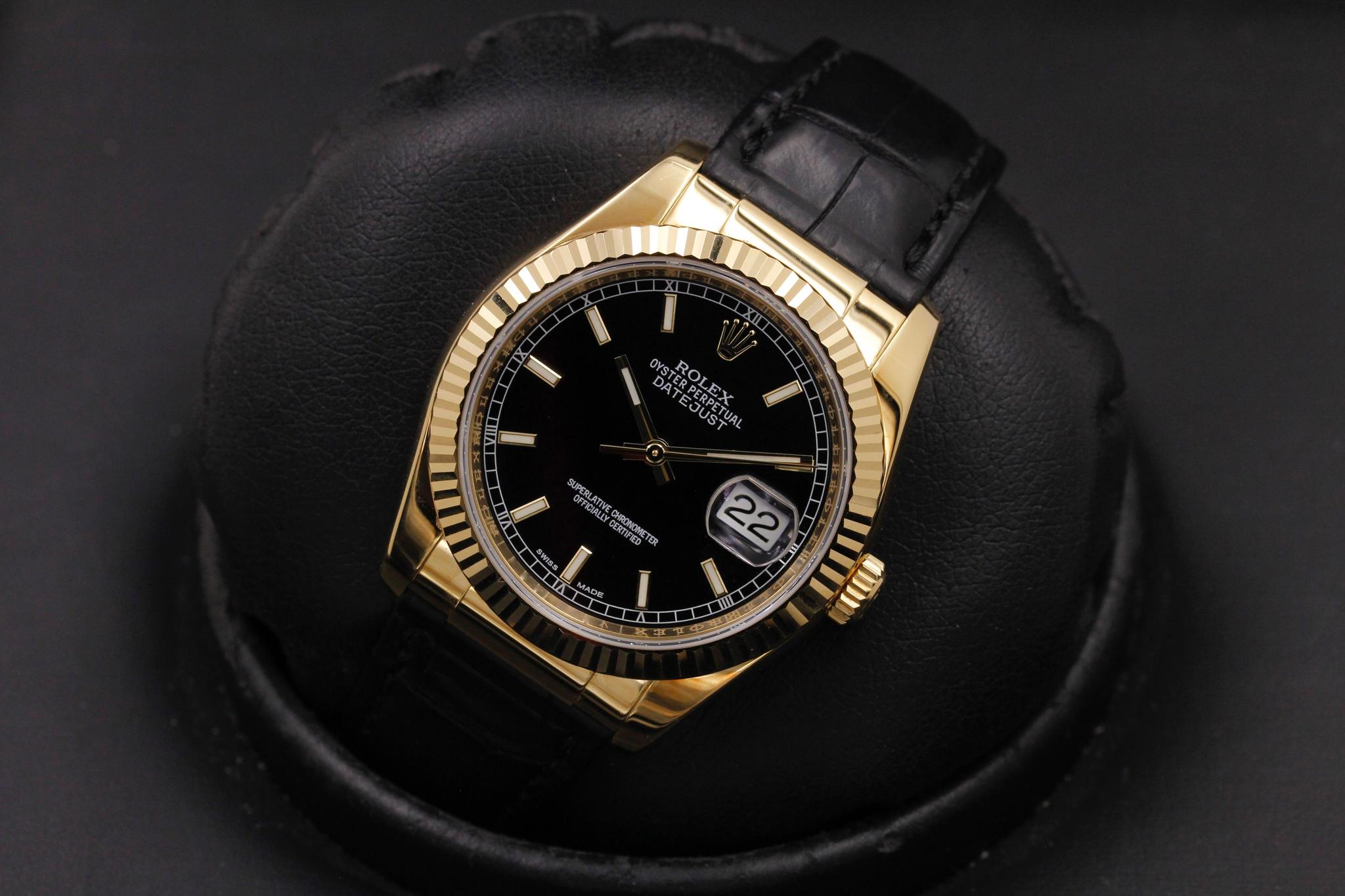 Watch Image 10