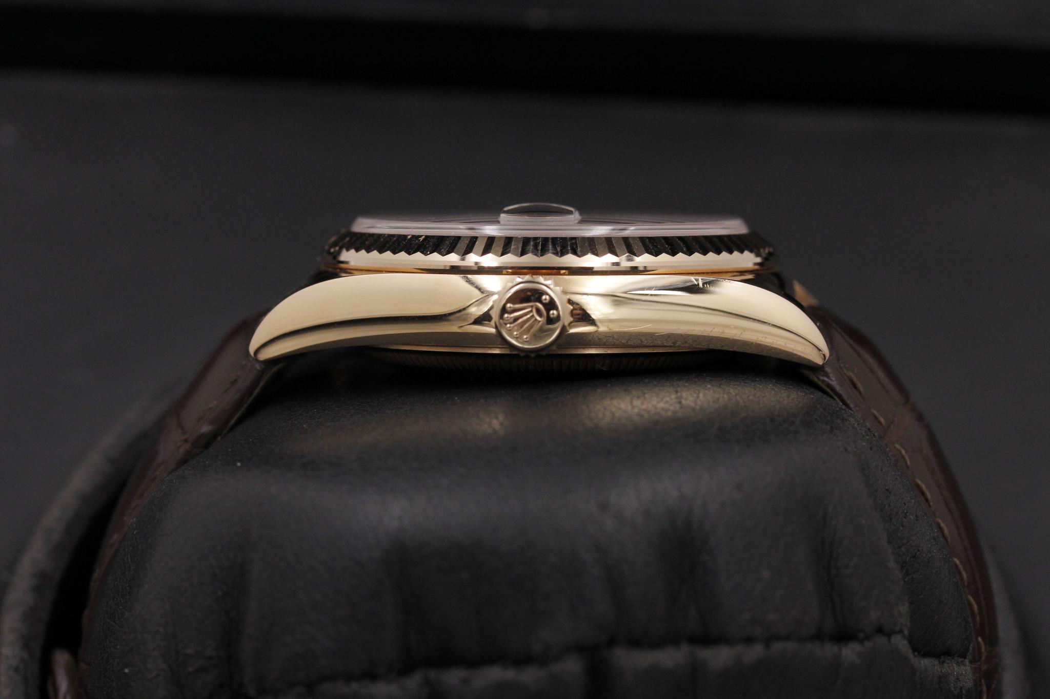 Watch Image 3