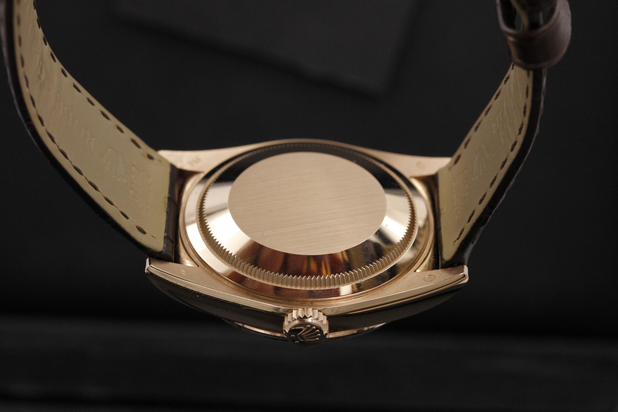 Watch Image 7