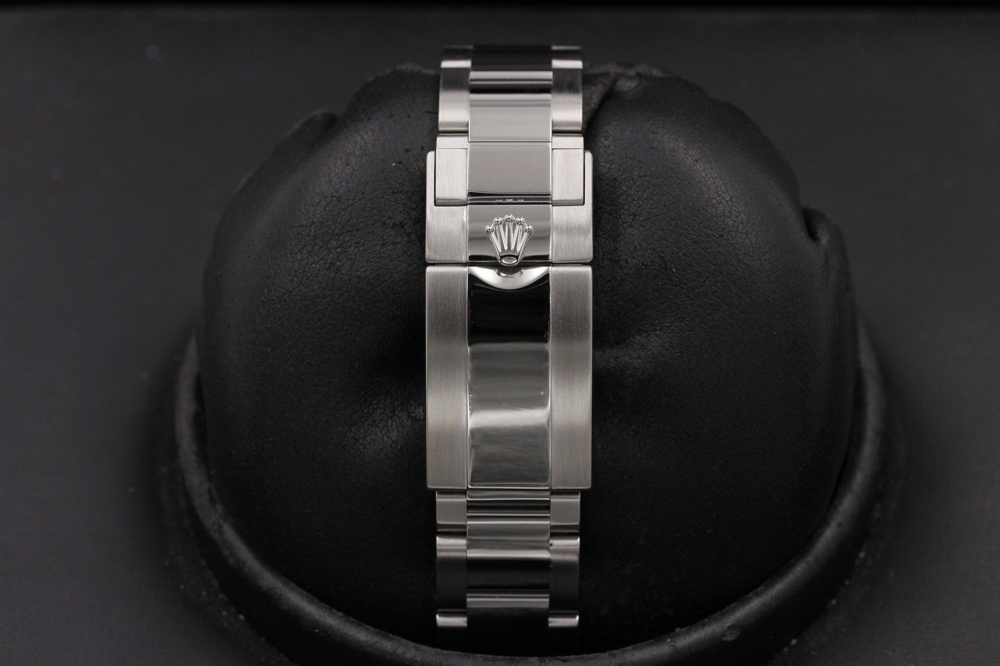 Watch Image 8