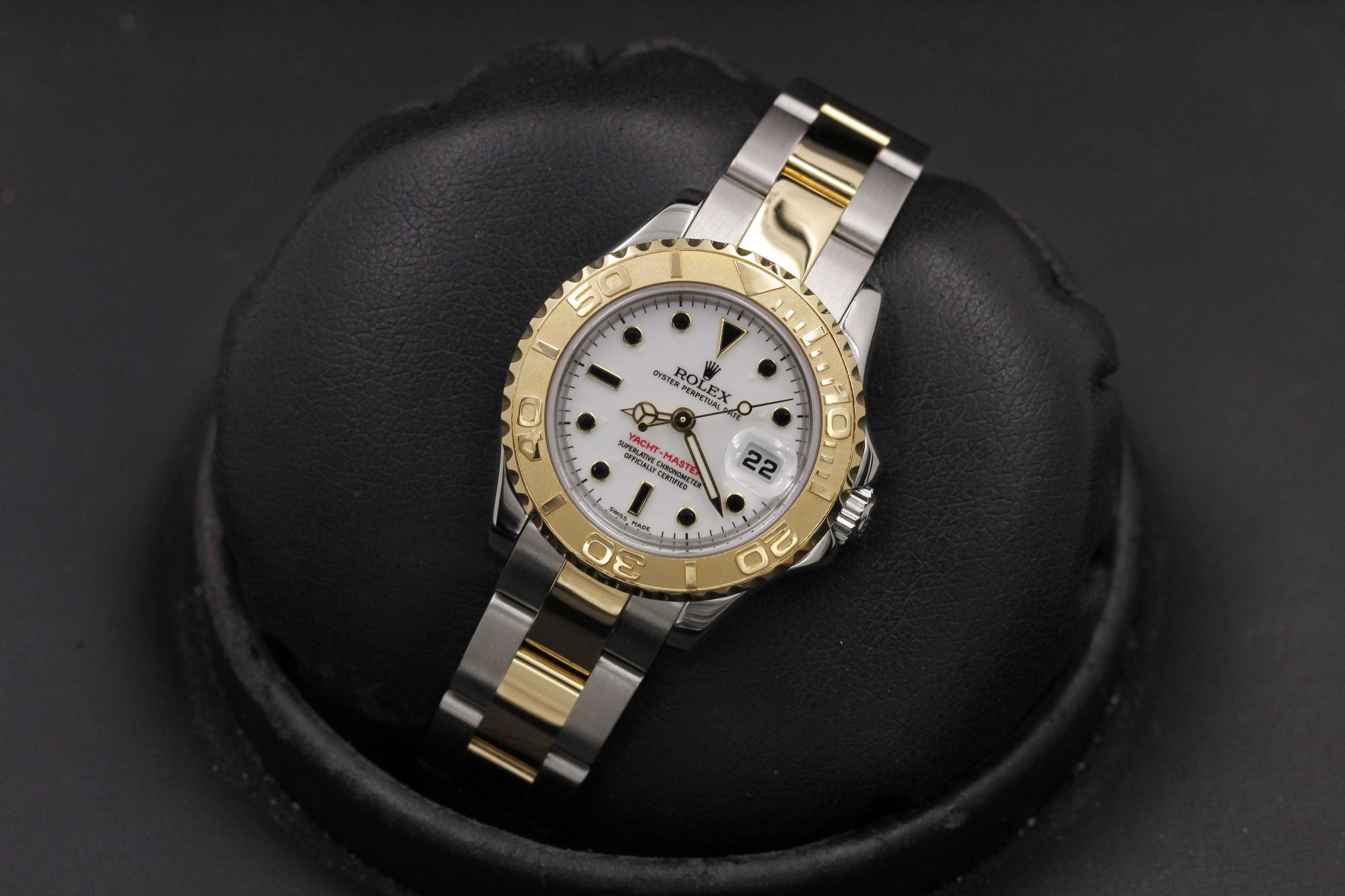 Watch Image 10