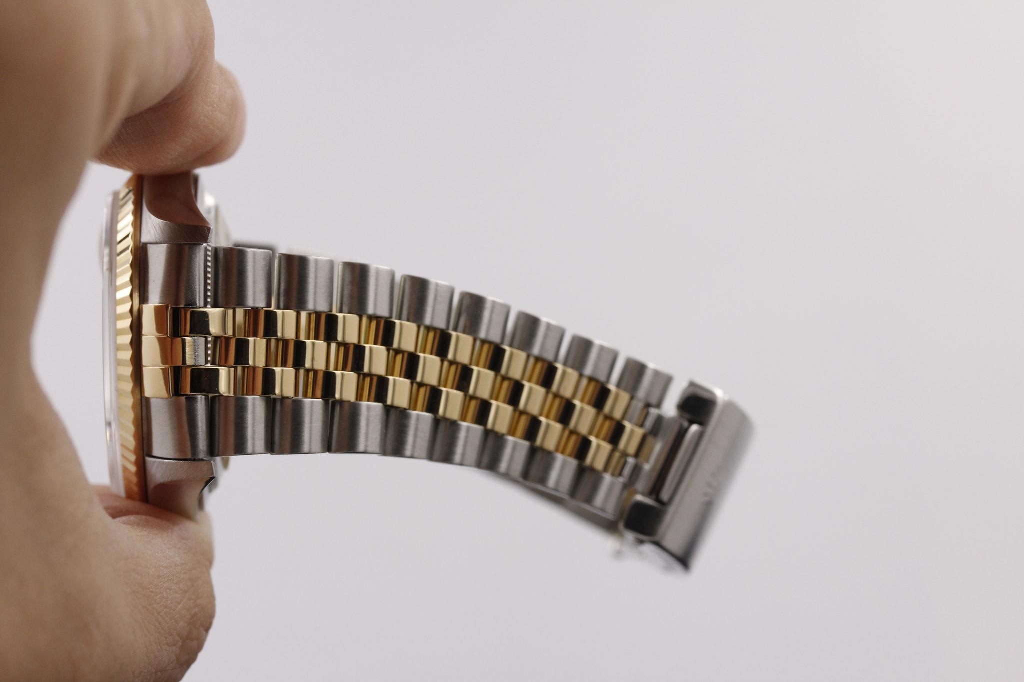 Watch Image 9